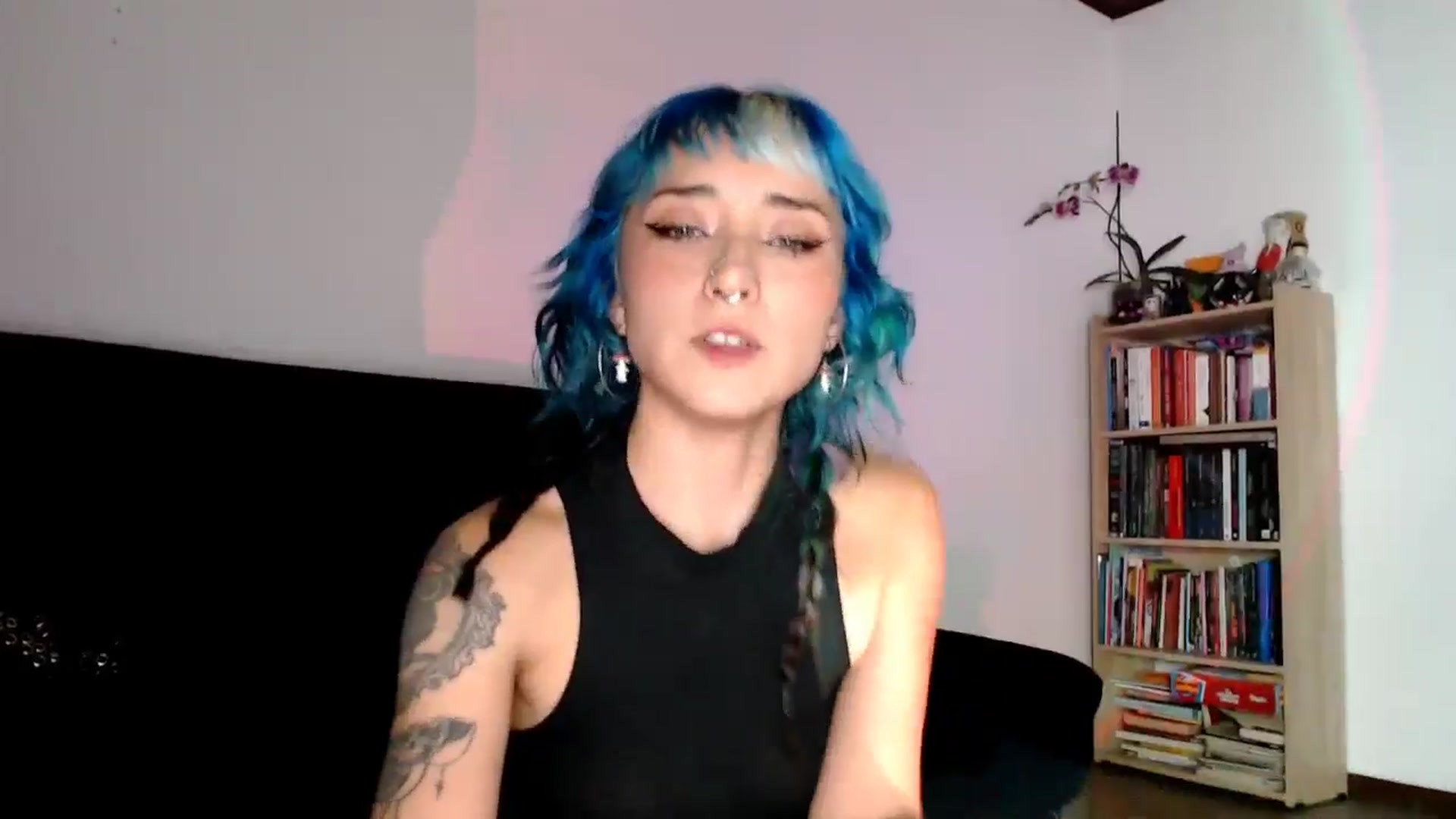 Gallery image thumbnail from Petit_Haze's myfreecams stream on, 04/16/2025, 02:27 image 16 of 20