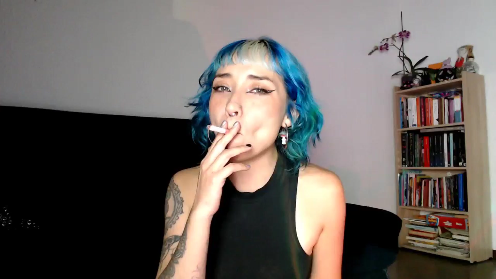 Gallery image thumbnail from Petit_Haze's myfreecams stream on, 04/16/2025, 02:27 image 1 of 20