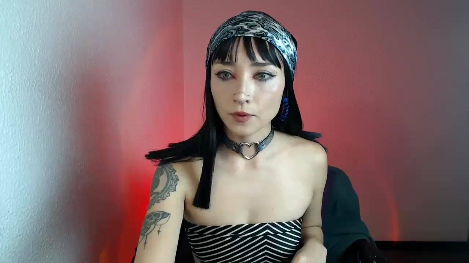 Gallery image thumbnail from Petit_Haze's myfreecams stream on, 06/12/2025, 05:18 image 13 of 20