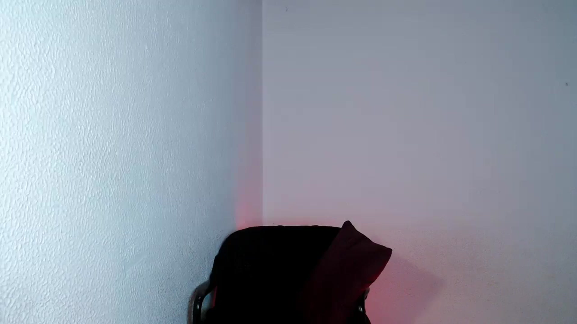 Gallery image thumbnail from Petit_Haze's myfreecams stream on, 06/15/2025, 24:35 image 19 of 20