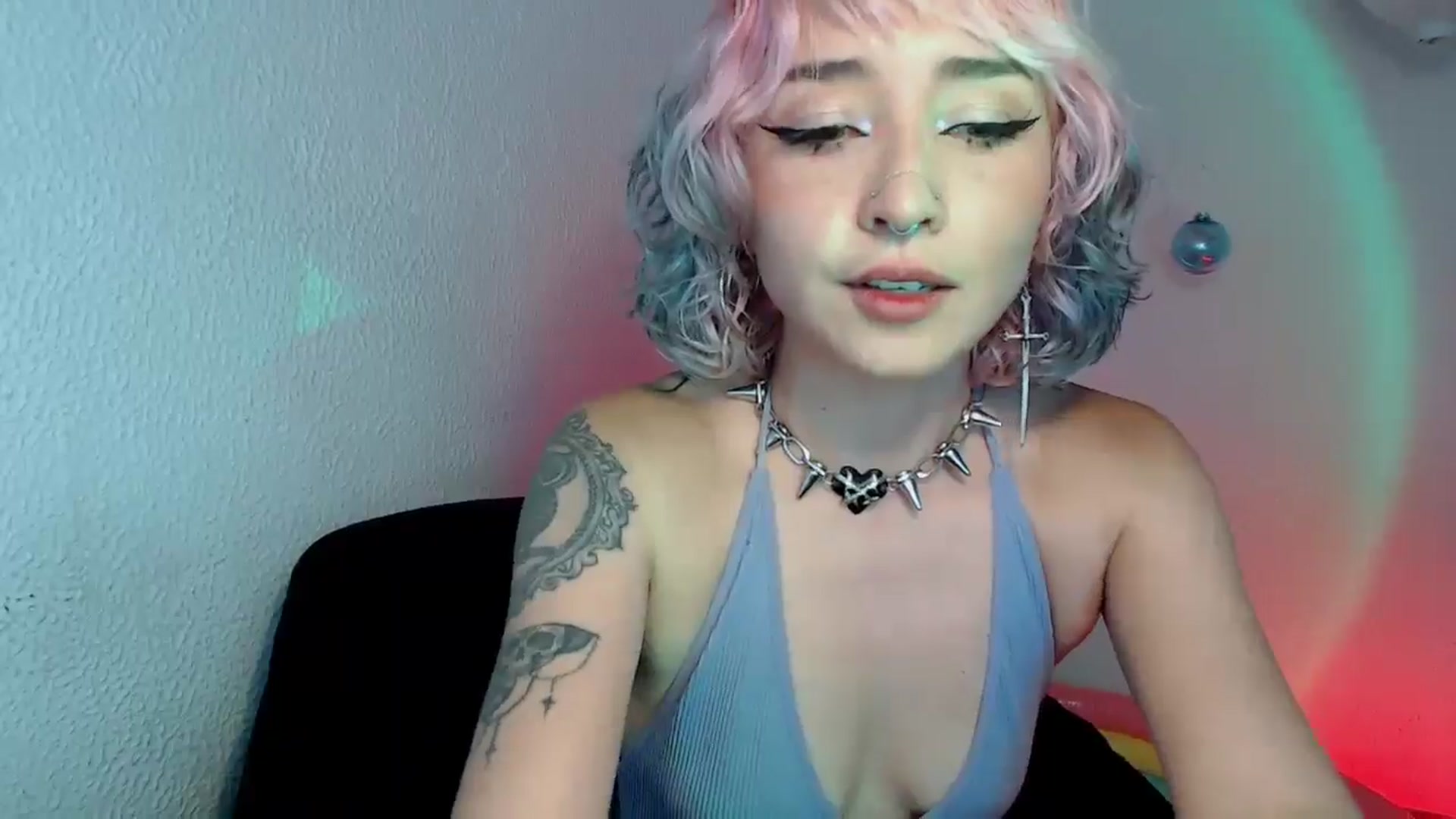 Gallery image thumbnail from Petit_Haze's myfreecams stream on, 09/03/2025, 03:35 image 12 of 20