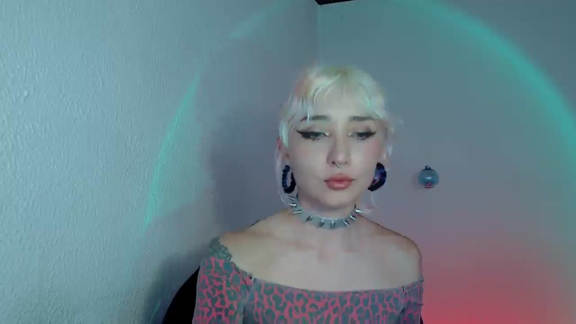 Gallery image thumbnail from Petit_Haze's myfreecams stream on, 09/26/2025, 01:51 image 16 of 20