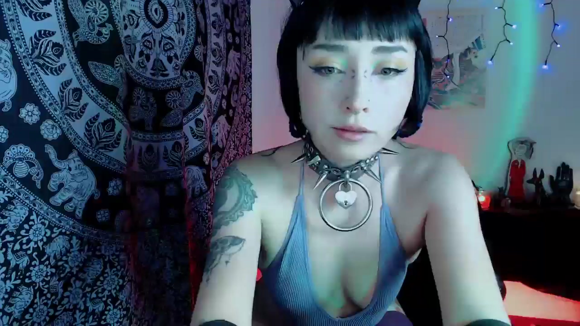 Gallery image thumbnail from Petit_Haze's myfreecams stream on, 10/23/2025, 03:31 image 5 of 20