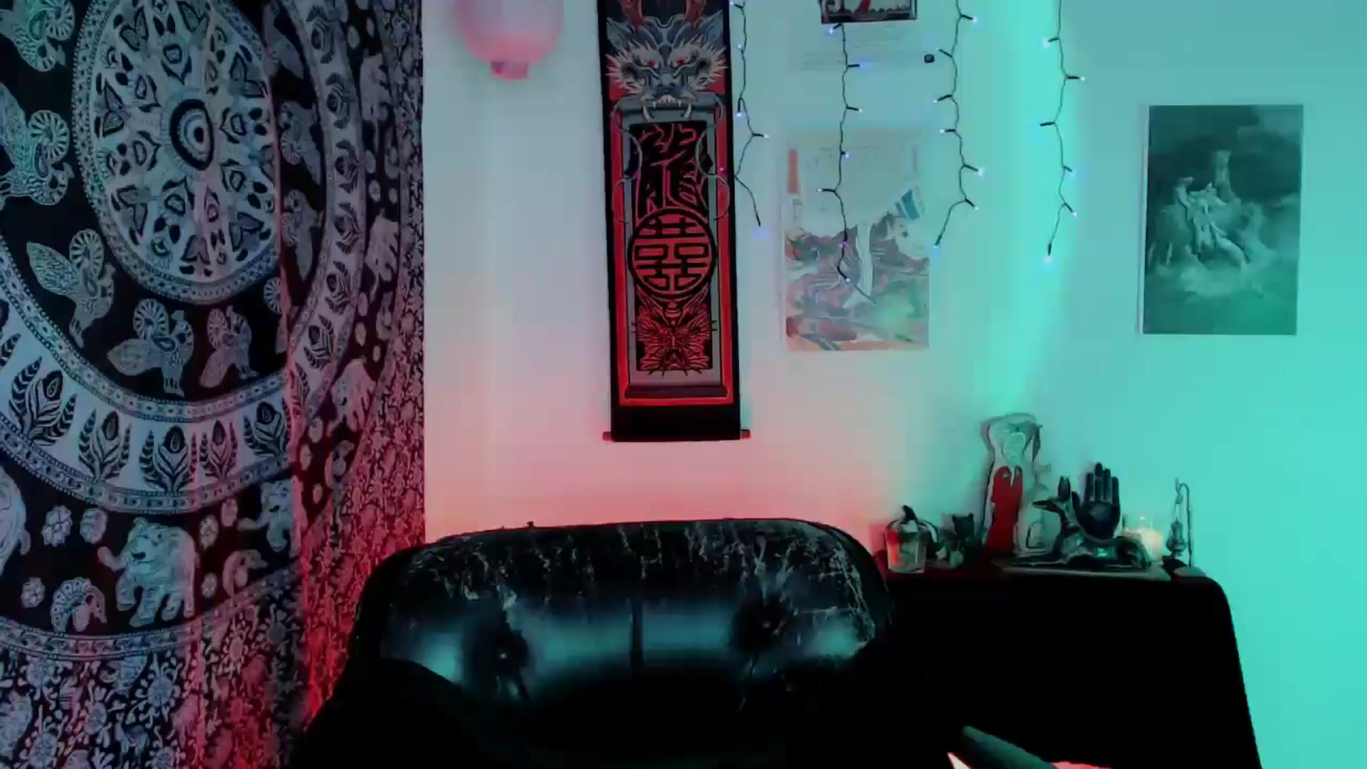 Gallery image thumbnail from Petit_Haze's myfreecams stream on, 10/29/2025, 07:01 image 3 of 20