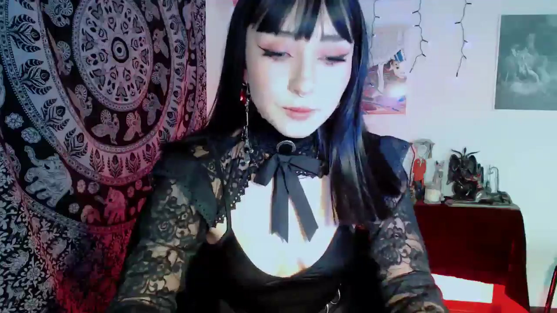 Gallery image thumbnail from Petit_Haze's myfreecams stream on, 10/31/2025, 03:54 image 9 of 20