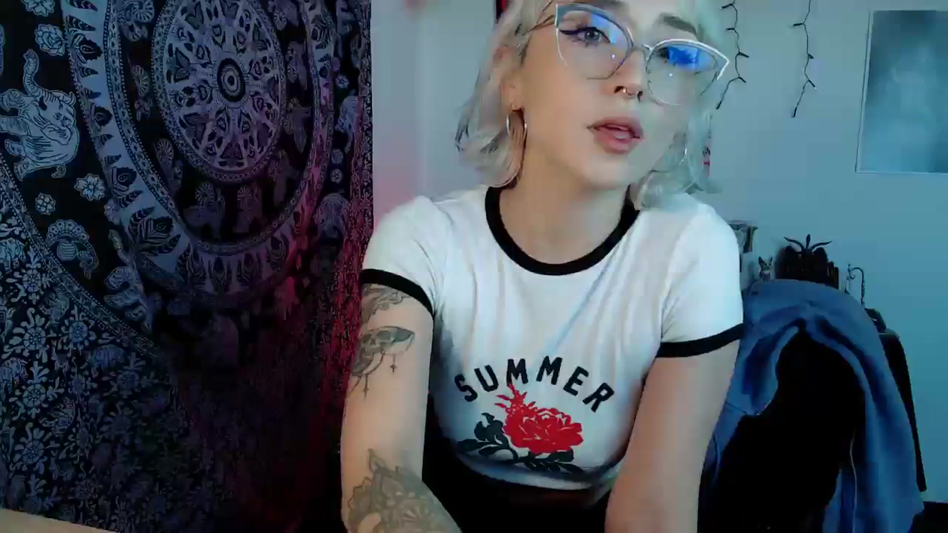 Gallery image thumbnail from Petit_Haze's myfreecams stream on, 11/07/2025, 12:12 image 1 of 20