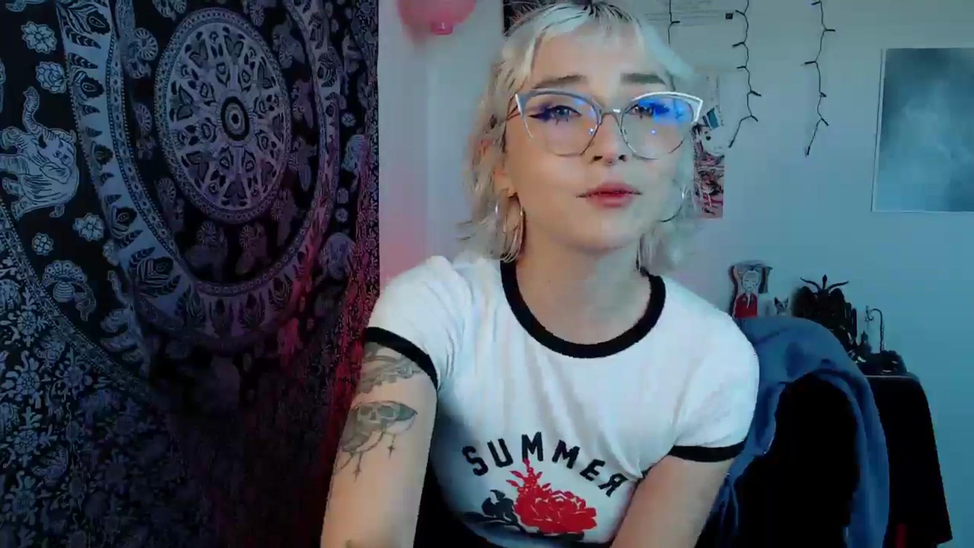 Gallery image thumbnail from Petit_Haze's myfreecams stream on, 11/07/2025, 12:12 image 18 of 20