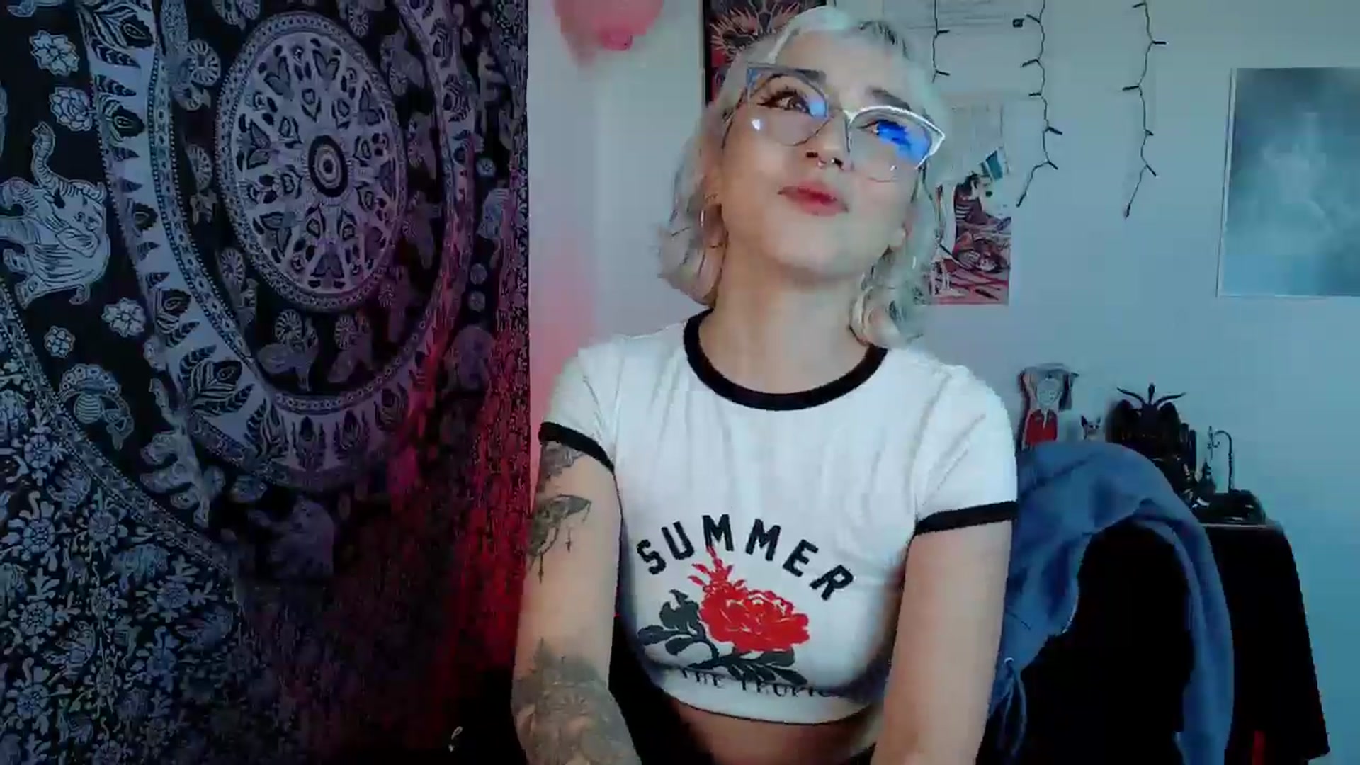 Gallery image thumbnail from Petit_Haze's myfreecams stream on, 11/07/2025, 12:12 image 16 of 20
