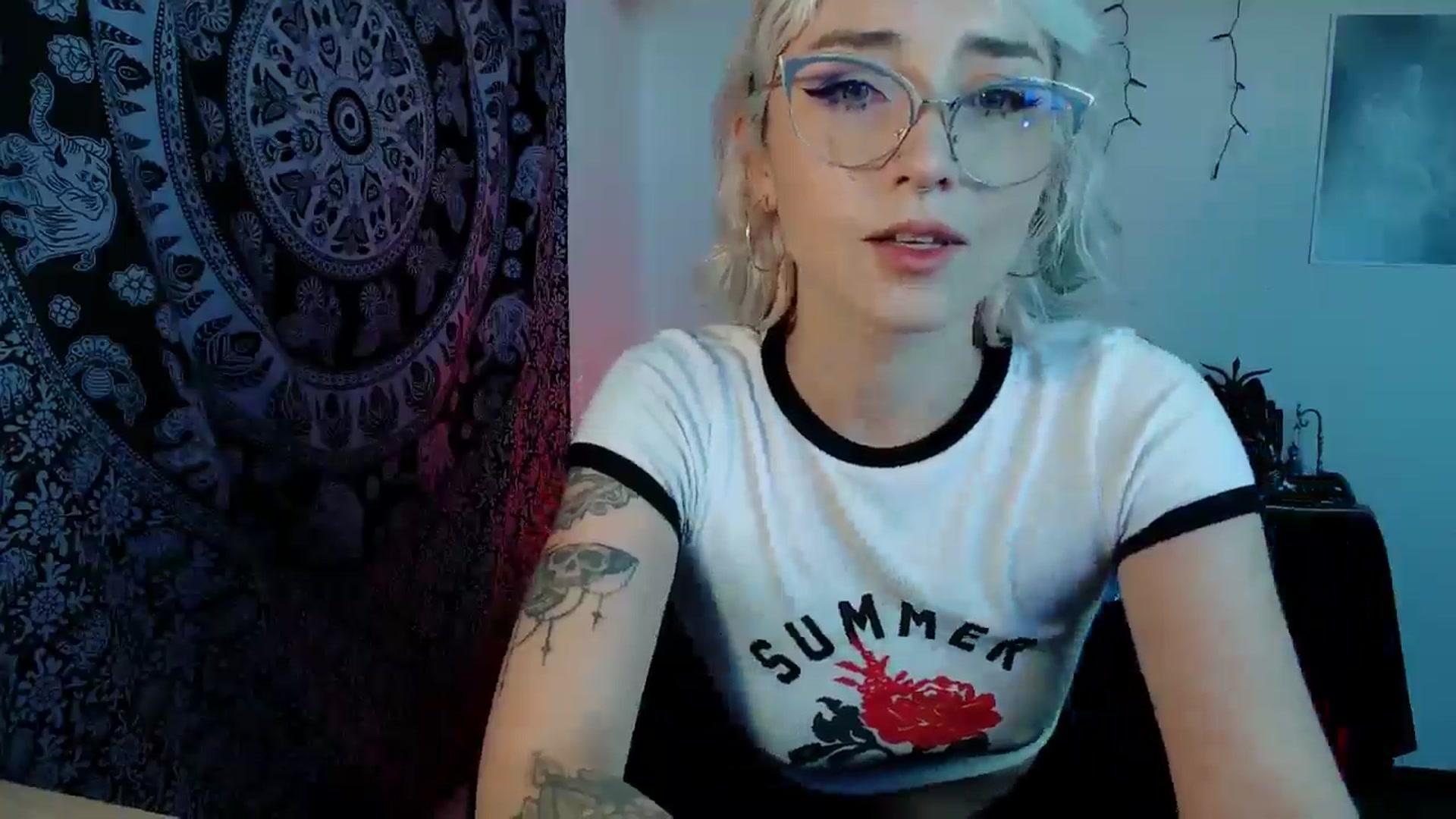 Gallery image thumbnail from Petit_Haze's myfreecams stream on, 11/07/2025, 12:12 image 7 of 20