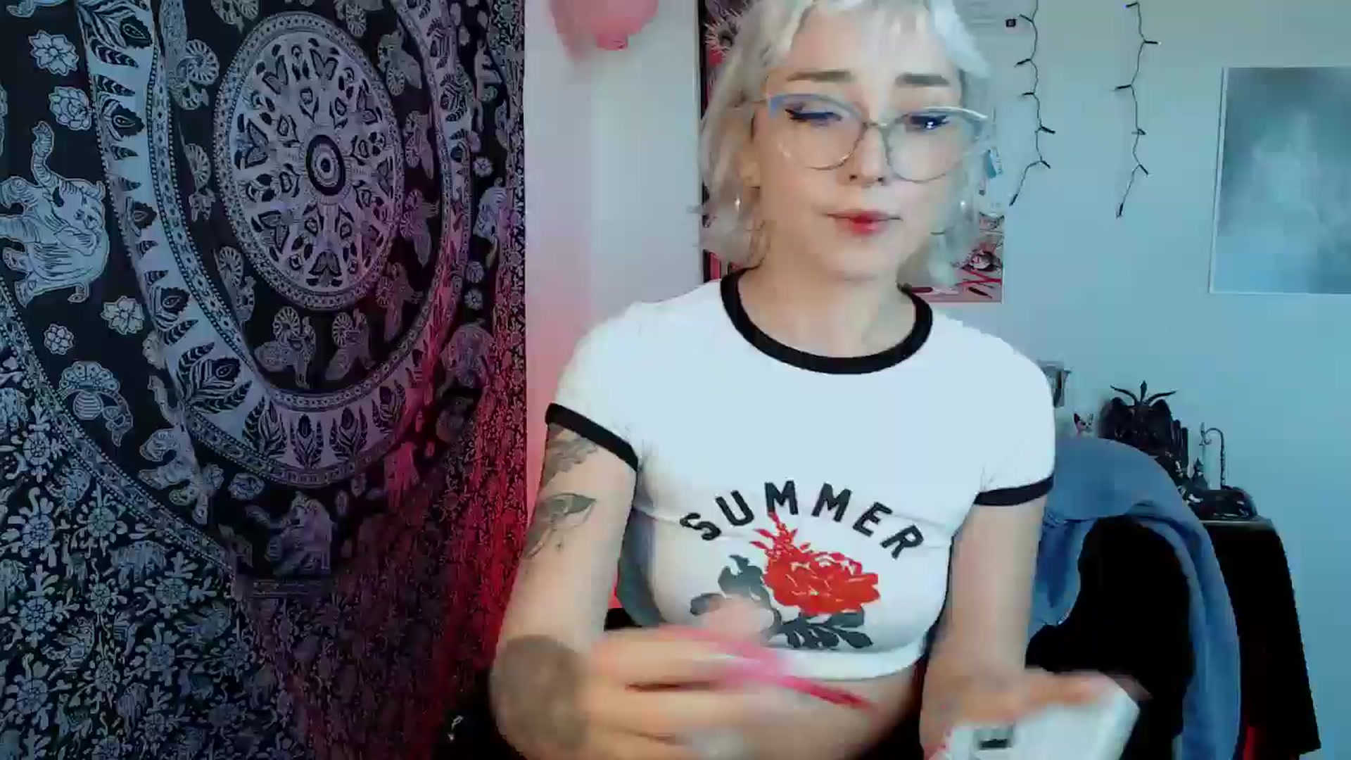 Gallery image thumbnail from Petit_Haze's myfreecams stream on, 11/07/2025, 12:12 image 15 of 20