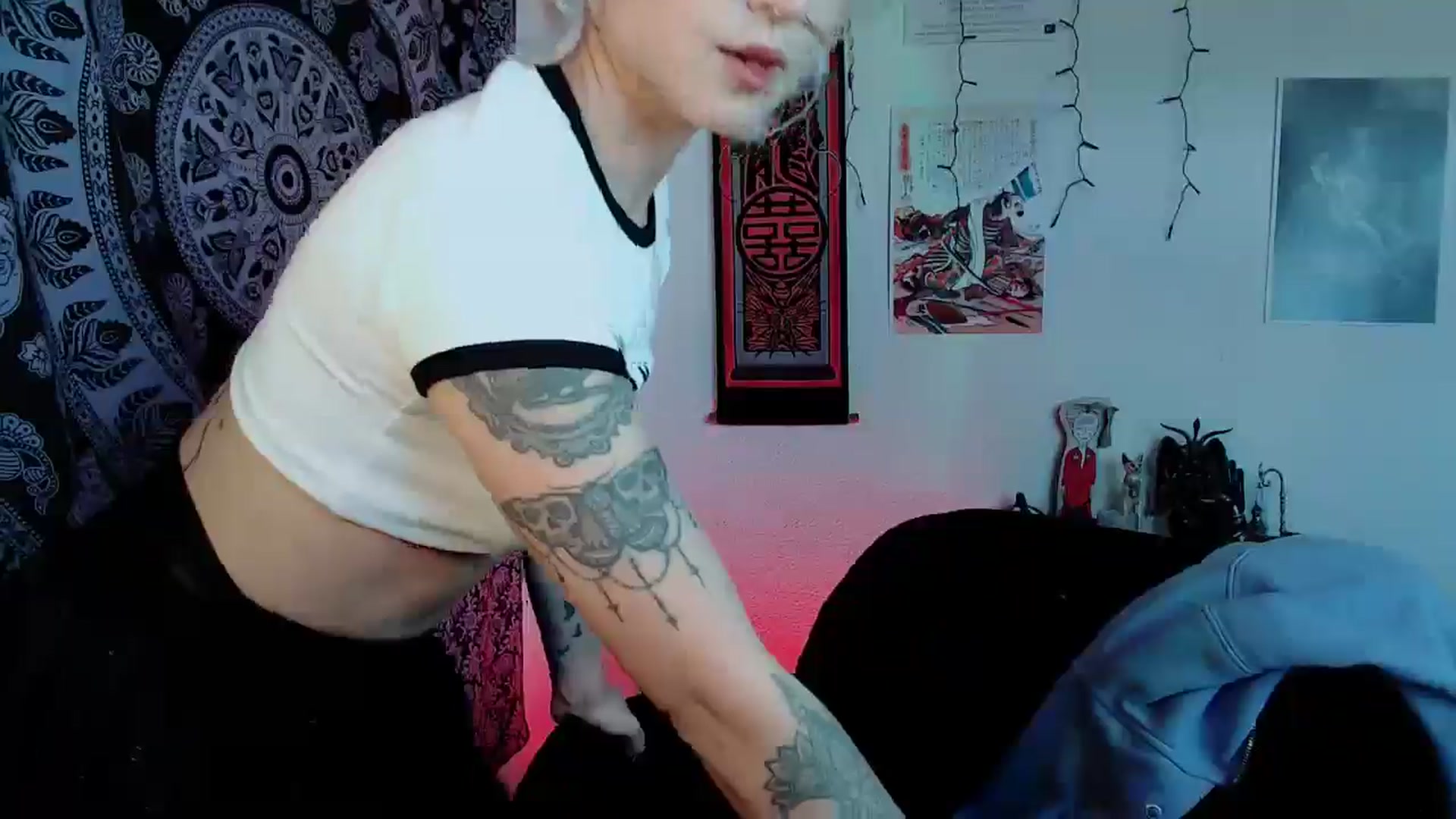 Gallery image thumbnail from Petit_Haze's myfreecams stream on, 11/07/2025, 13:57 image 9 of 20