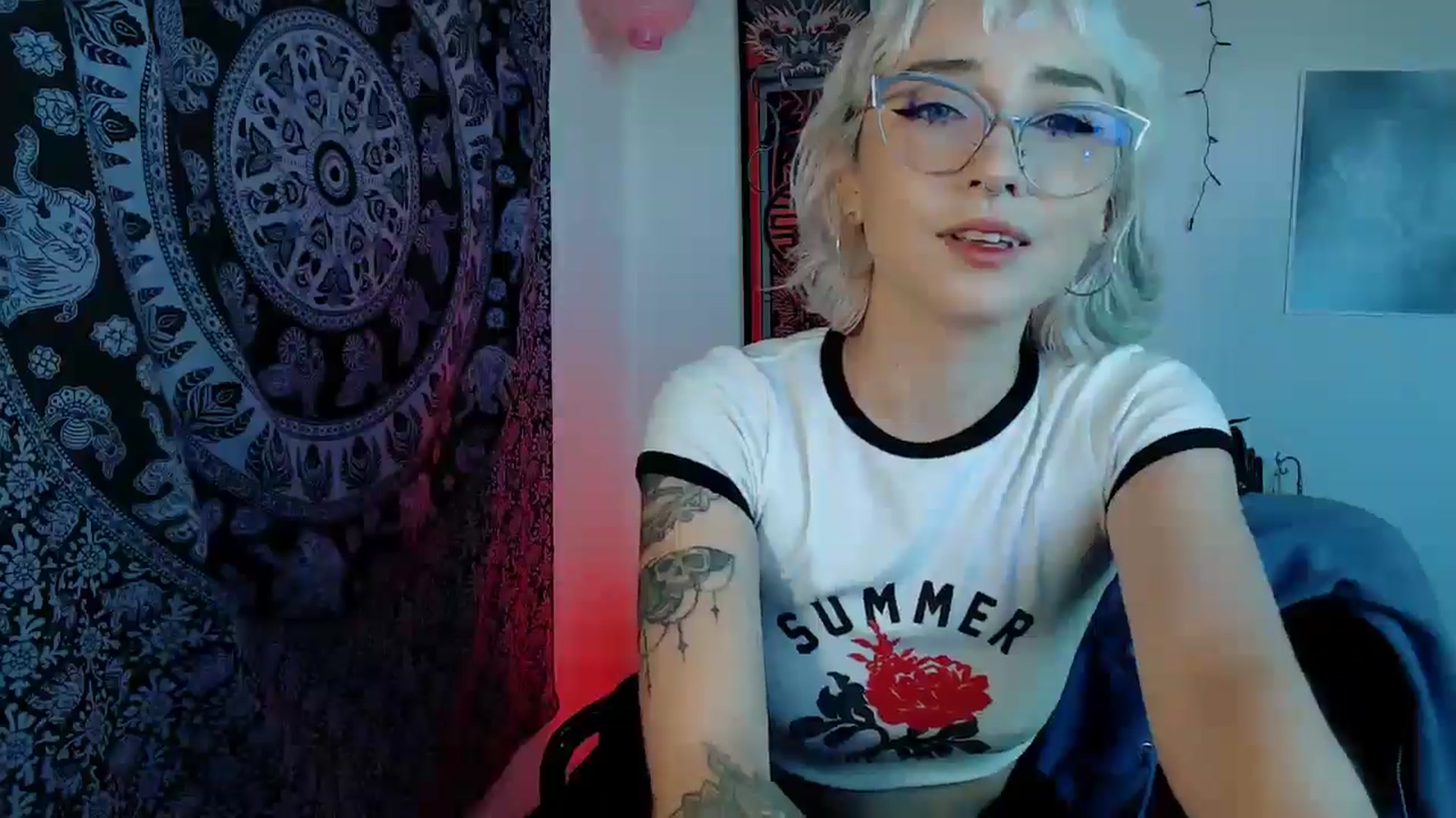 Gallery image thumbnail from Petit_Haze's myfreecams stream on, 11/07/2025, 13:57 image 2 of 20