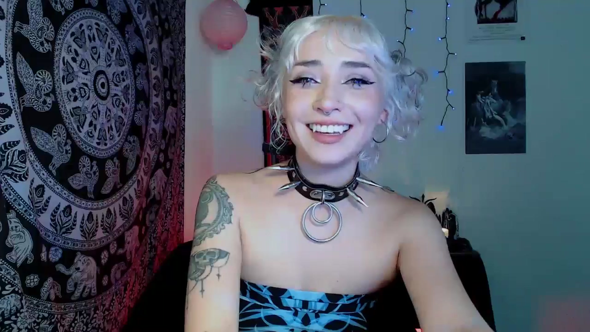 Gallery image thumbnail from Petit_Haze's myfreecams stream on, 11/15/2025, 07:33 image 2 of 20