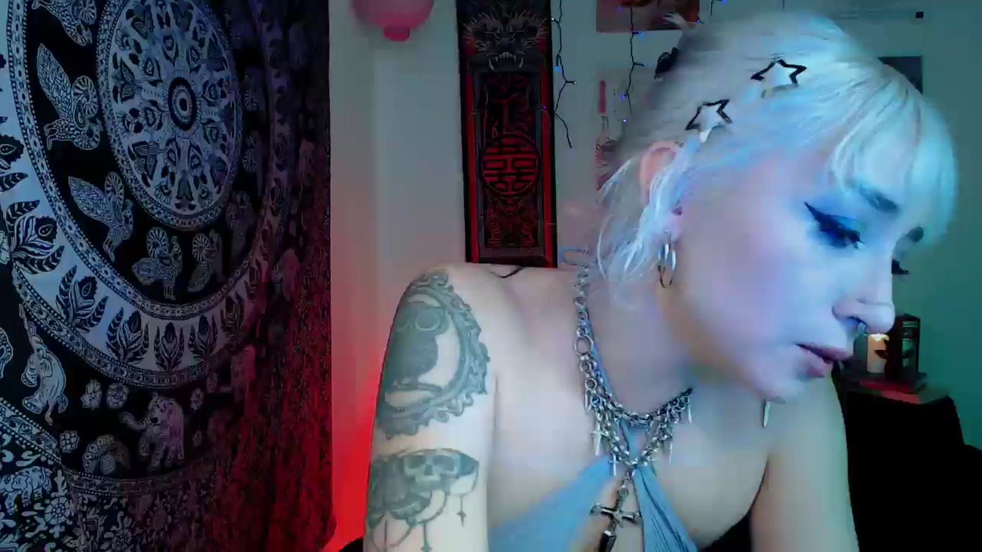 Gallery image thumbnail from Petit_Haze's myfreecams stream on, 11/16/2025, 04:35 image 14 of 20