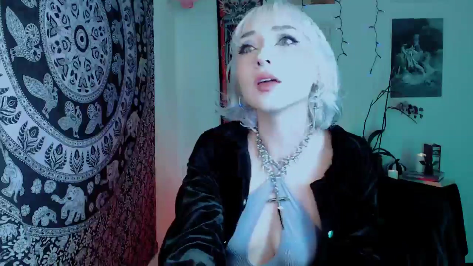 Gallery image thumbnail from Petit_Haze's myfreecams stream on, 11/16/2025, 05:56 image 8 of 20