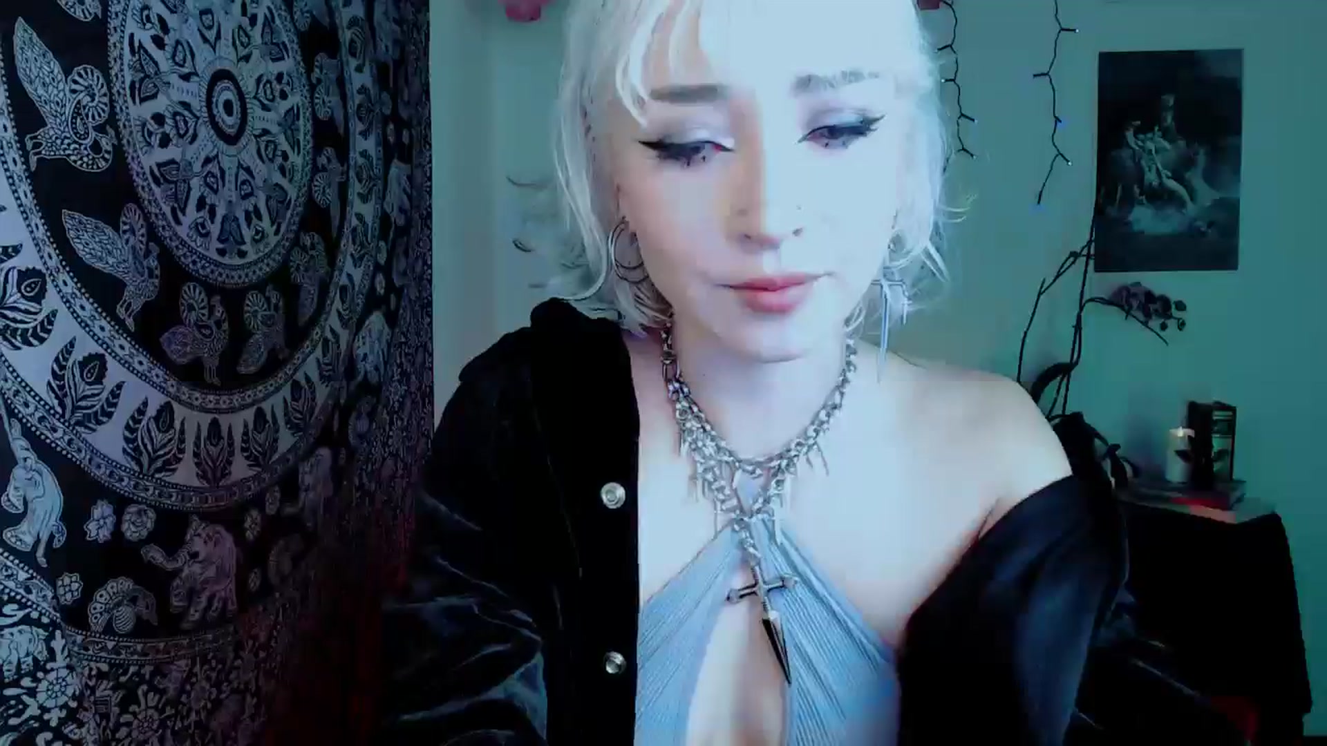 Gallery image thumbnail from Petit_Haze's myfreecams stream on, 11/16/2025, 05:56 image 9 of 20