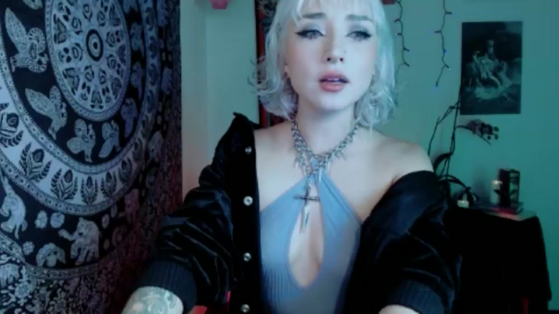 Gallery image thumbnail from Petit_Haze's myfreecams stream on, 11/16/2025, 05:56 image 10 of 20