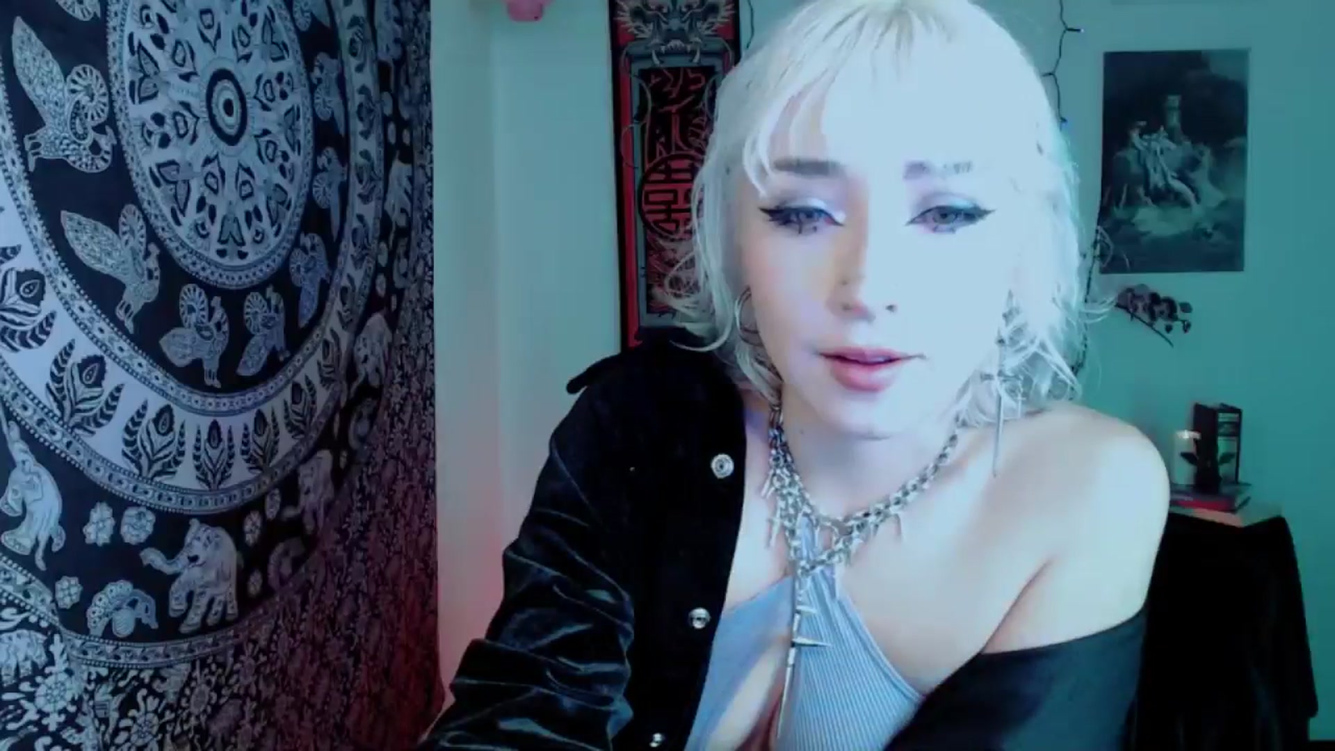 Gallery image thumbnail from Petit_Haze's myfreecams stream on, 11/16/2025, 05:56 image 11 of 20