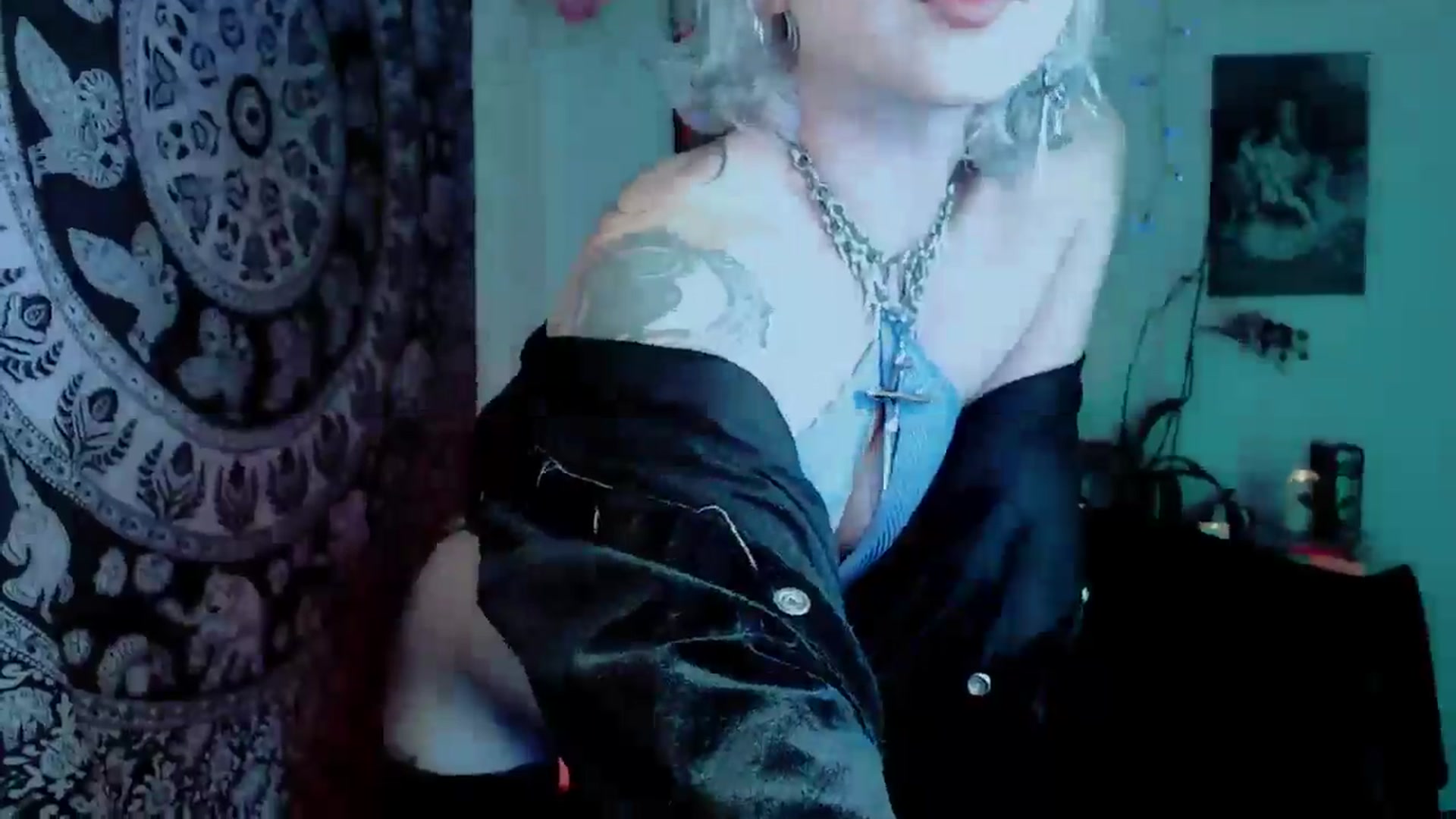 Gallery image thumbnail from Petit_Haze's myfreecams stream on, 11/16/2025, 05:56 image 2 of 20