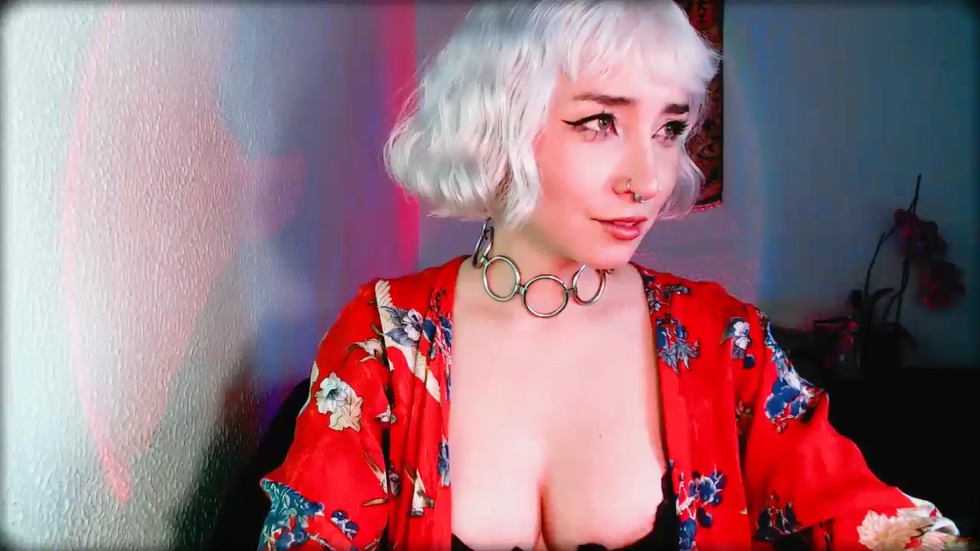 Gallery image thumbnail from Petit_Haze's myfreecams stream on, 02/07/2026, 07:06 image 5 of 20