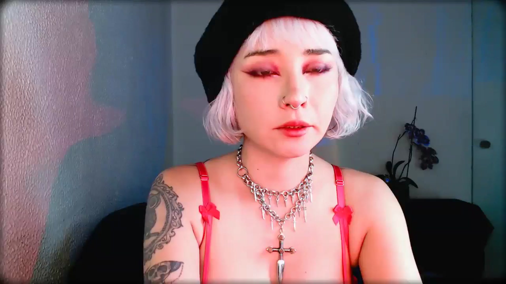 Gallery image thumbnail from Petit_Haze's myfreecams stream on, 02/14/2026, 03:15 image 1 of 20