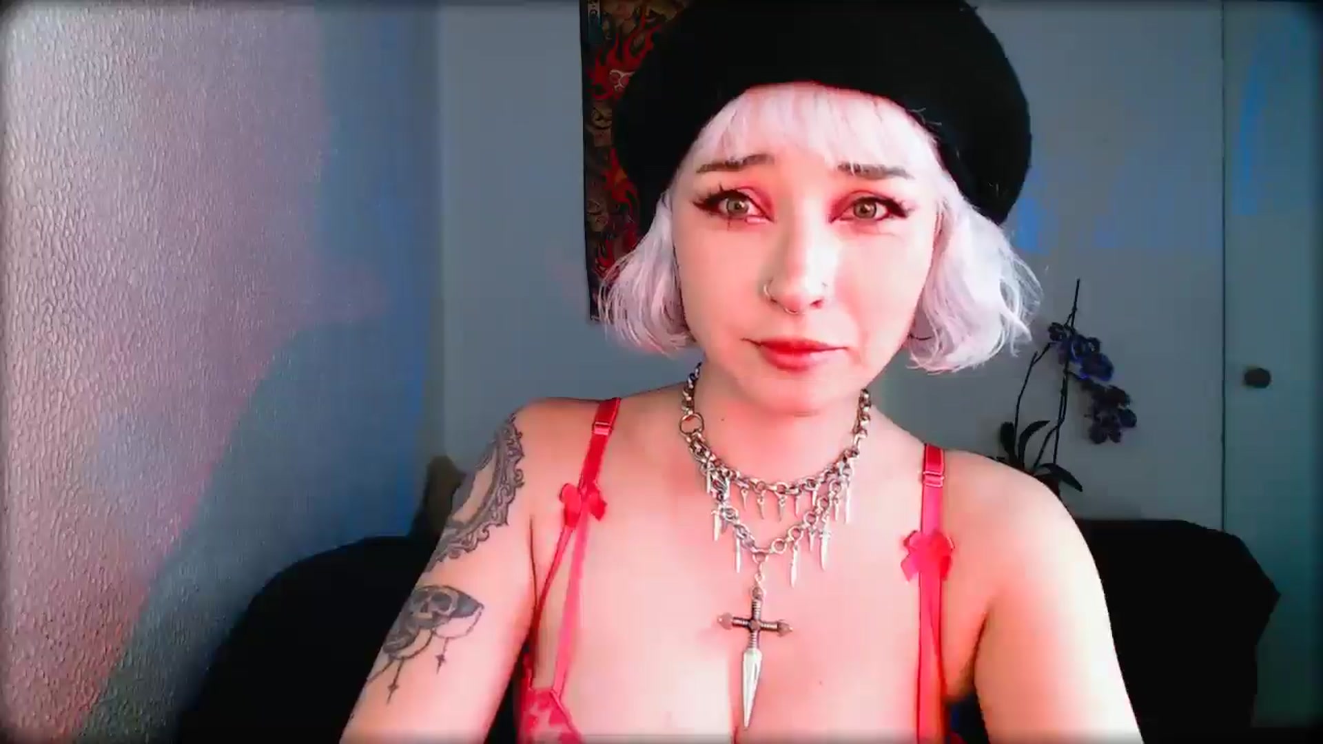 Gallery image thumbnail from Petit_Haze's myfreecams stream on, 02/14/2026, 03:15 image 3 of 20