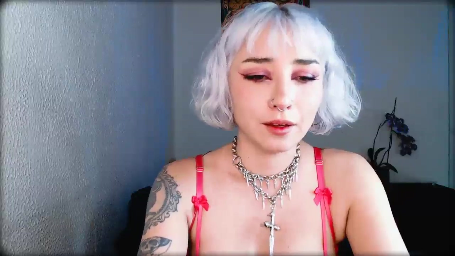 Gallery image thumbnail from Petit_Haze's myfreecams stream on, 02/14/2026, 04:39 image 9 of 20