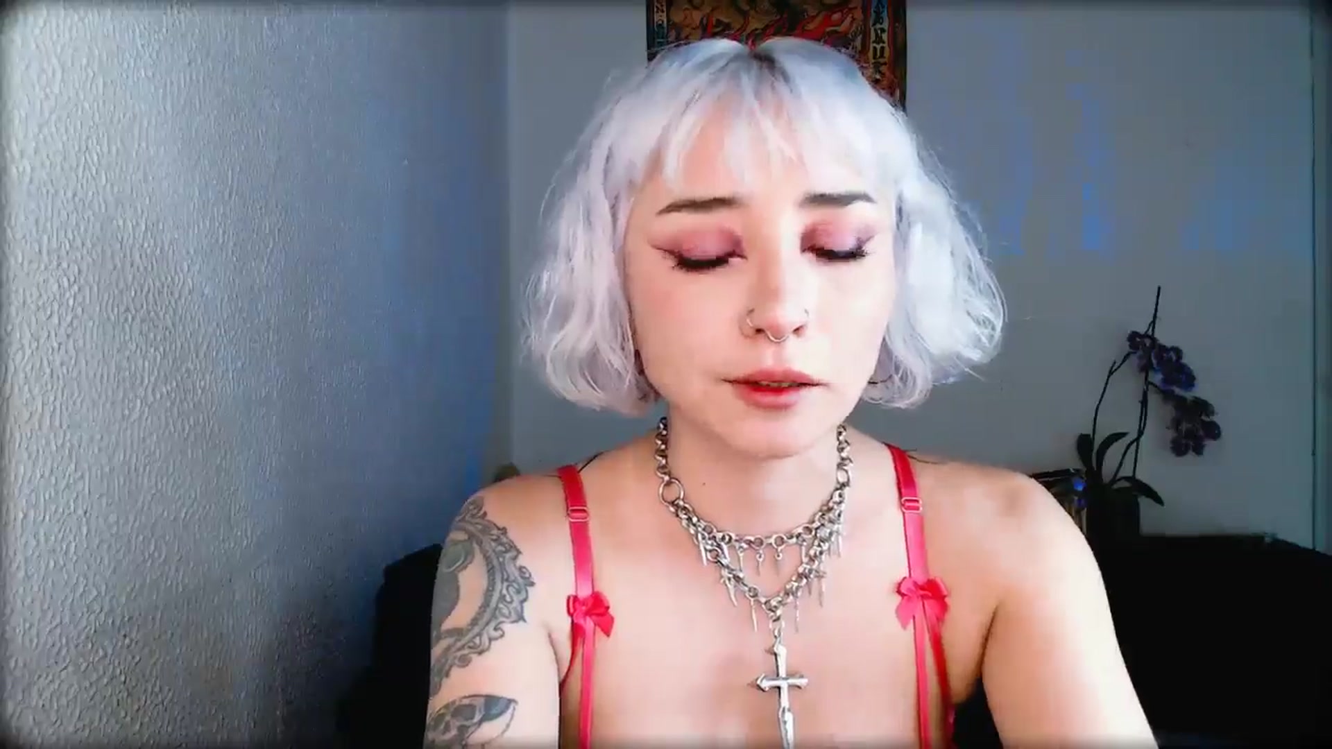 Gallery image thumbnail from Petit_Haze's myfreecams stream on, 02/14/2026, 04:39 image 6 of 20
