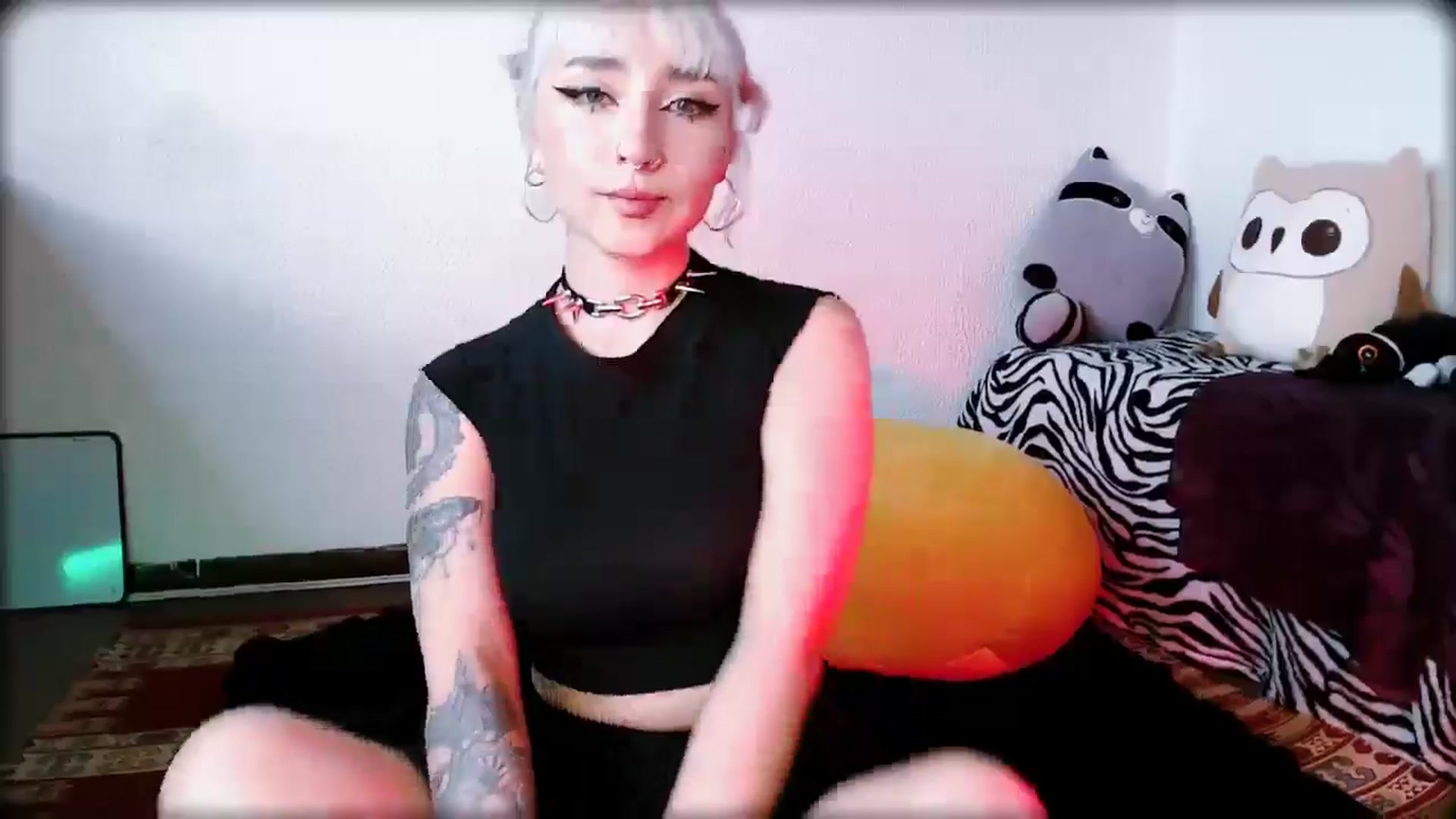 Gallery image thumbnail from Petit_Haze's myfreecams stream on, 02/25/2026, 22:11 image 18 of 20