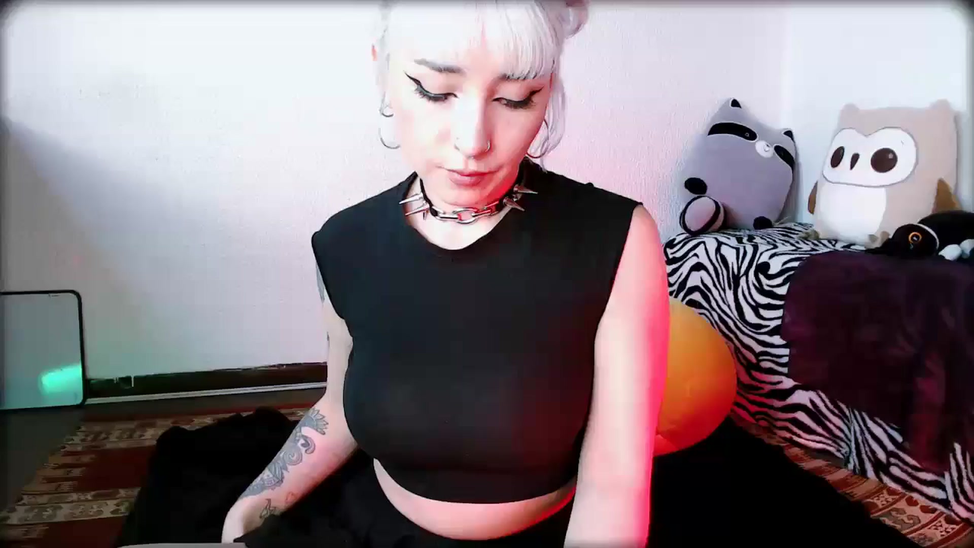 Gallery image thumbnail from Petit_Haze's myfreecams stream on, 02/25/2026, 22:11 image 19 of 20