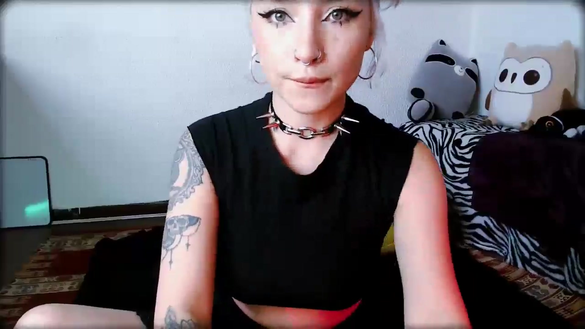 Gallery image thumbnail from Petit_Haze's myfreecams stream on, 02/25/2026, 22:11 image 7 of 20
