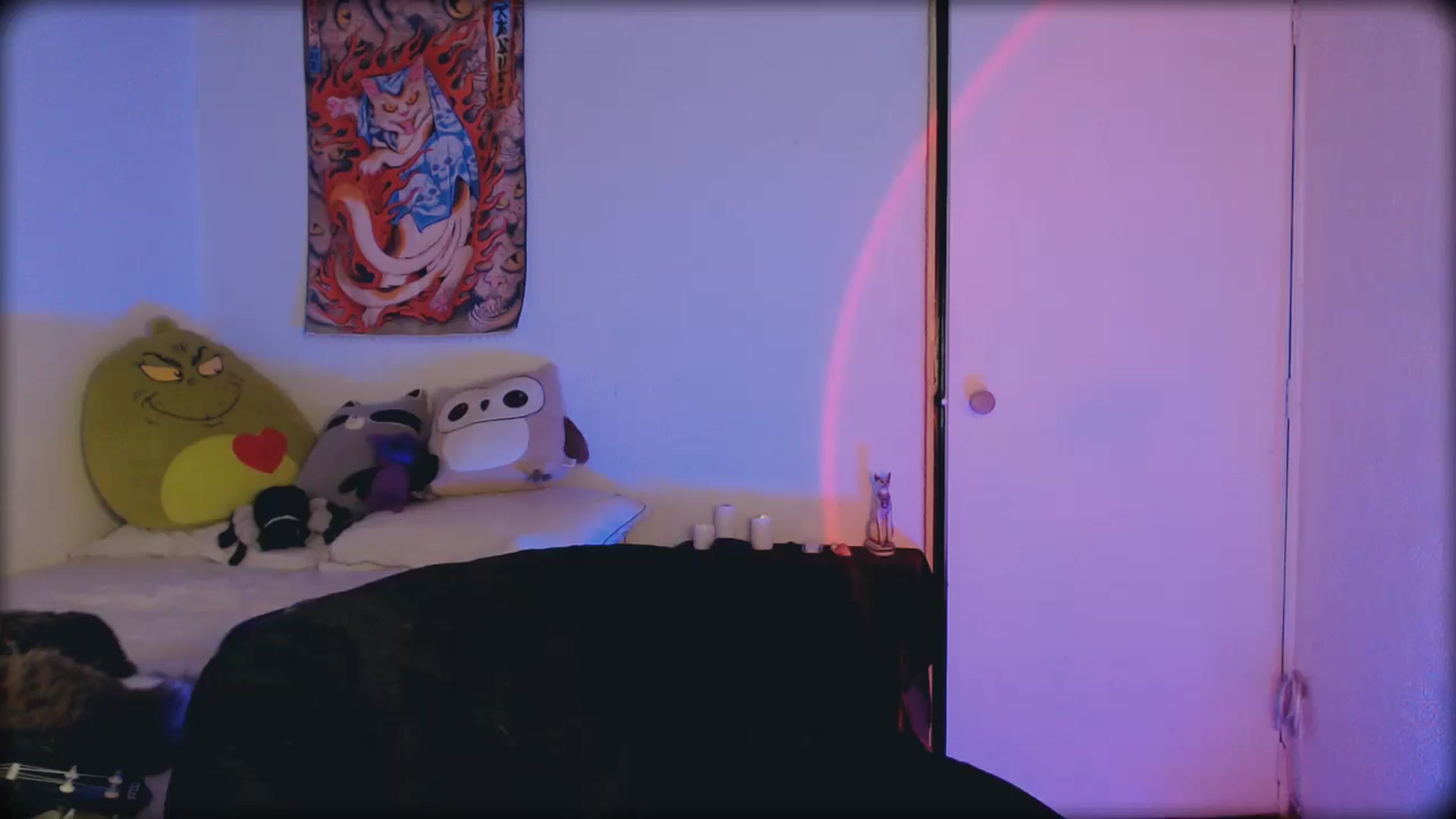Gallery image thumbnail from Petit_Haze's myfreecams stream on, 05/09/2026, 07:46 image 18 of 20