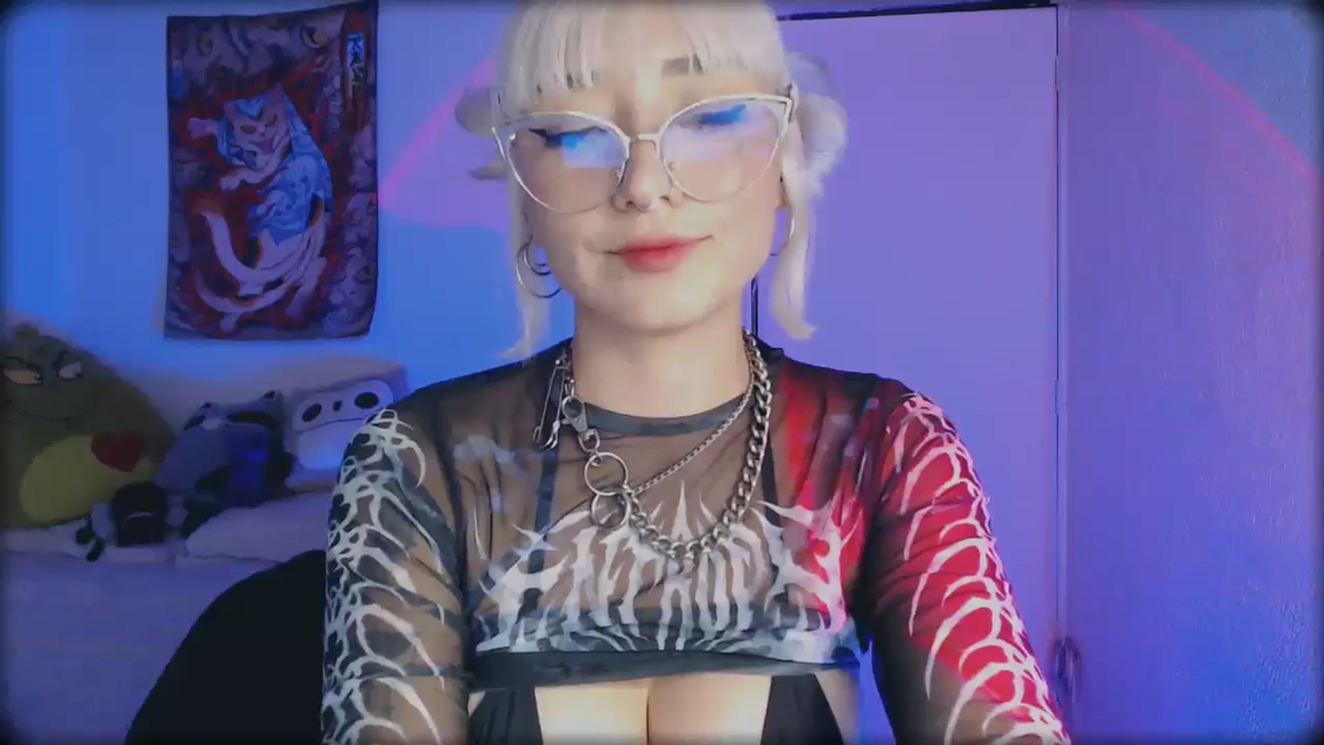 Gallery image thumbnail from Petit_Haze's myfreecams stream on, 05/09/2026, 07:46 image 3 of 20