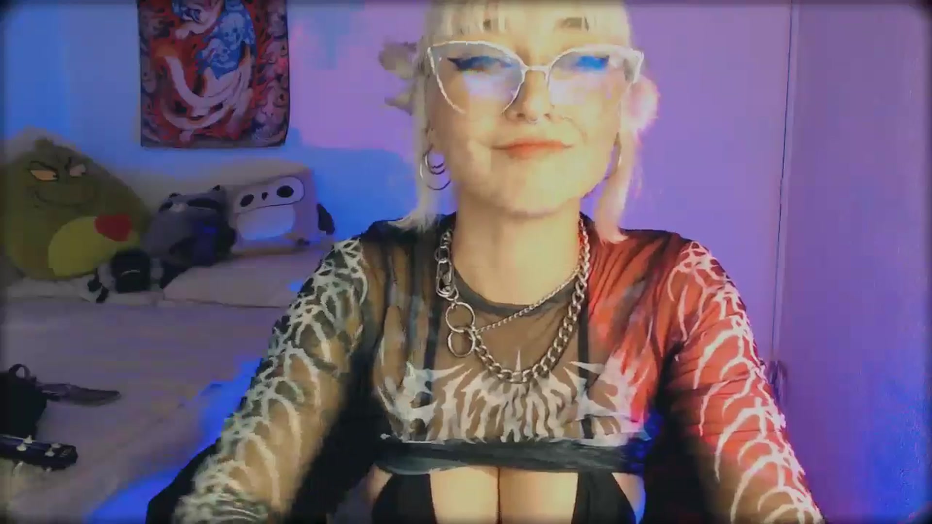 Gallery image thumbnail from Petit_Haze's myfreecams stream on, 05/09/2026, 07:46 image 8 of 20