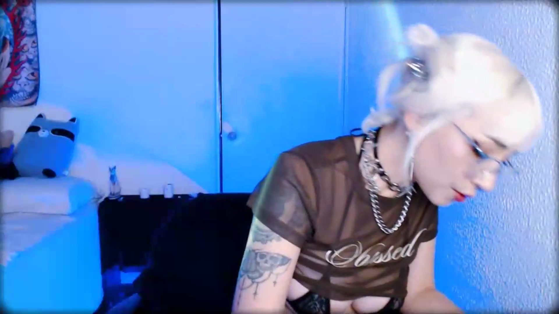 Gallery image thumbnail from Petit_Haze's myfreecams stream on, 05/16/2026, 05:22 image 18 of 20