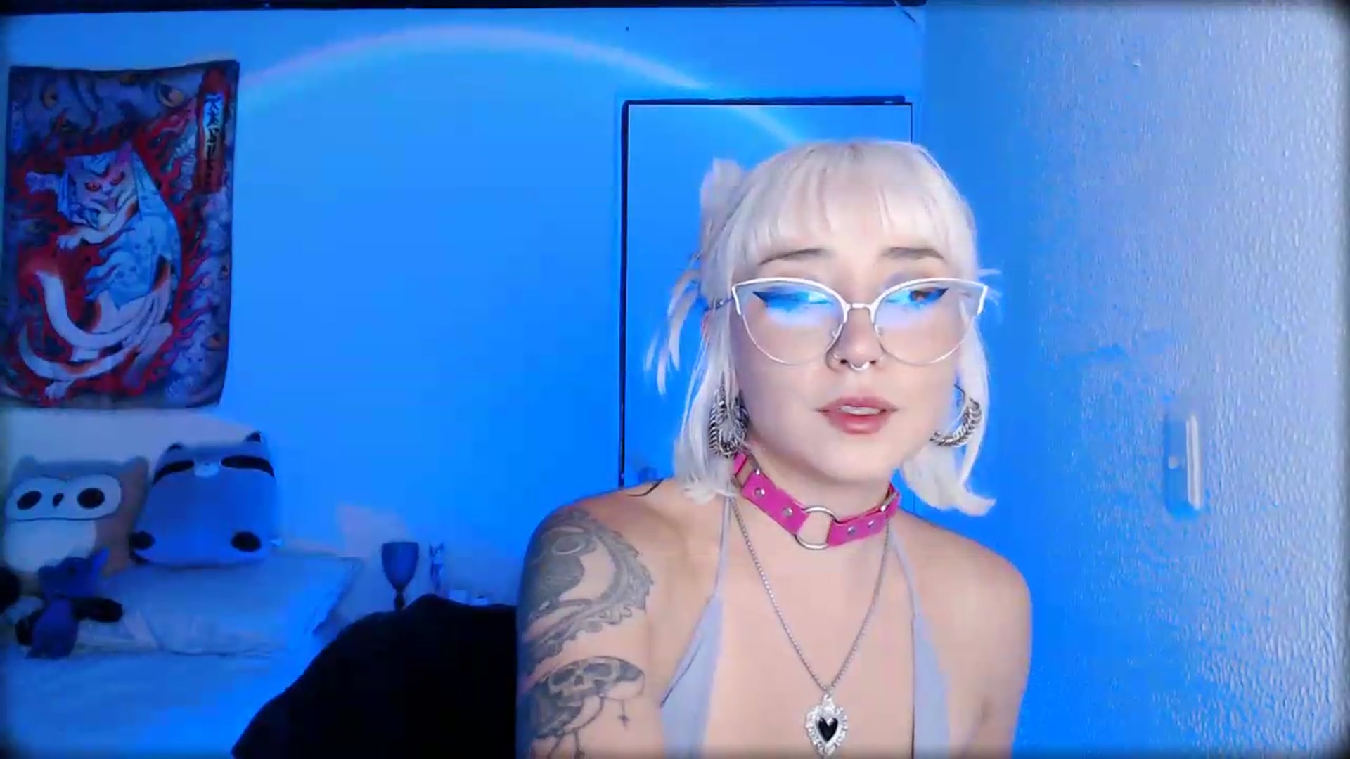 Gallery image thumbnail from Petit_Haze's myfreecams stream on, 05/23/2026, 04:27 image 19 of 20