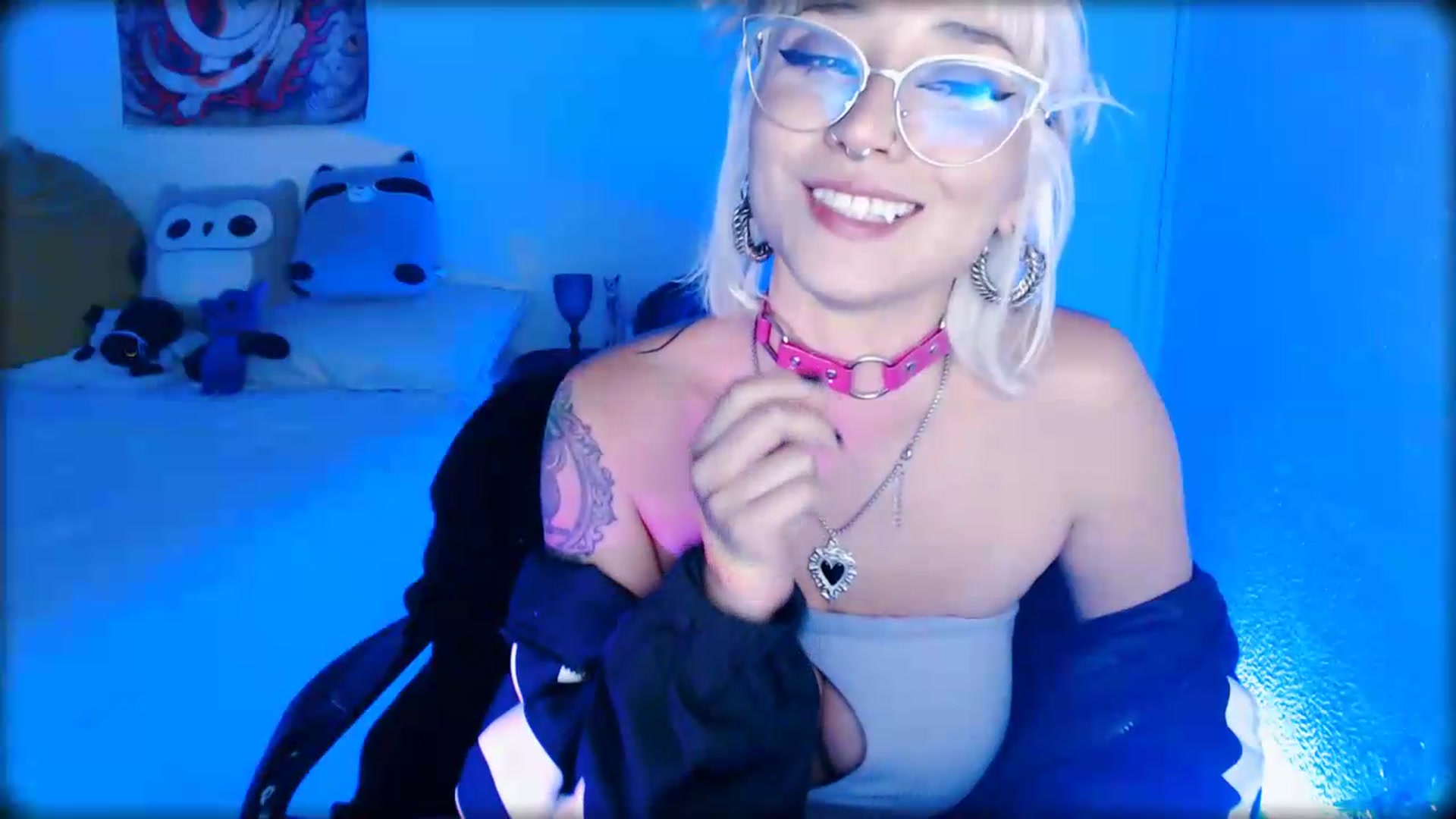 Gallery image thumbnail from Petit_Haze's myfreecams stream on, 05/23/2026, 08:19 image 6 of 20