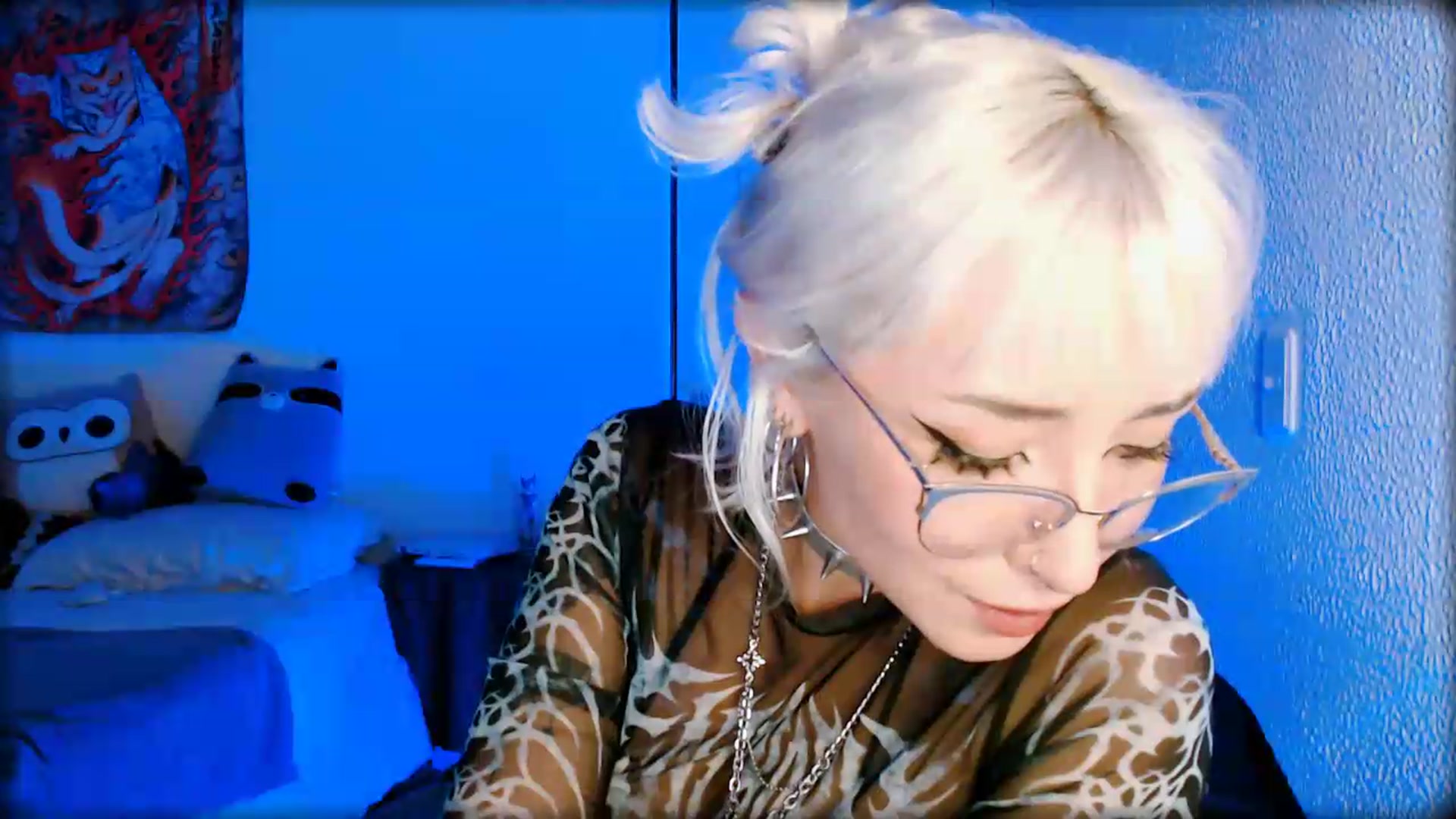 Gallery image thumbnail from Petit_Haze's myfreecams stream on, 05/31/2026, 05:31 image 18 of 20