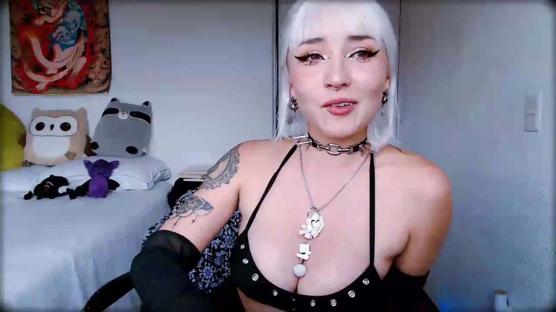 Gallery image thumbnail from Petit_Haze's myfreecams stream on, 06/15/2026, 20:39 image 19 of 20
