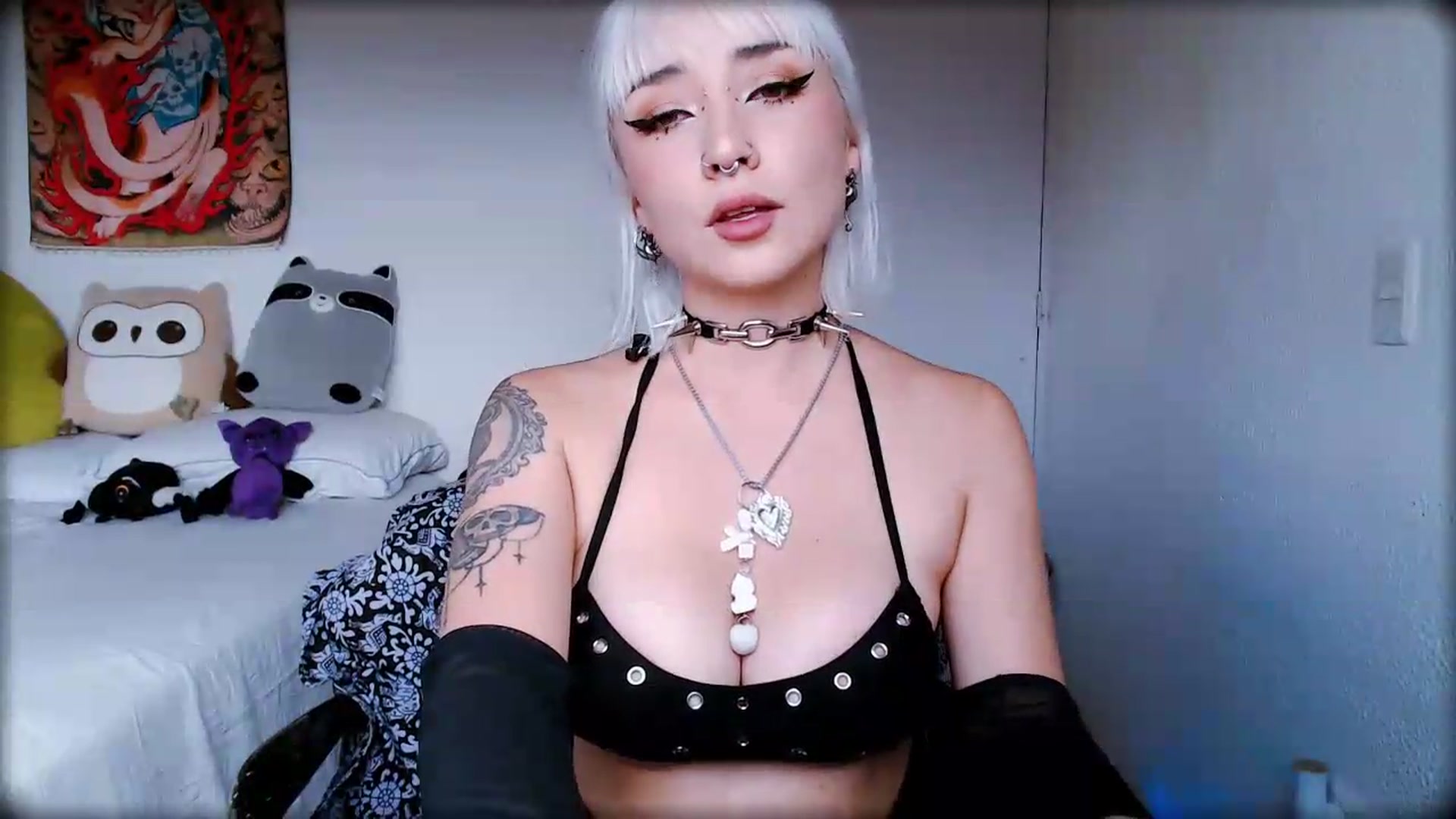 Gallery image thumbnail from Petit_Haze's myfreecams stream on, 06/15/2026, 20:39 image 4 of 20