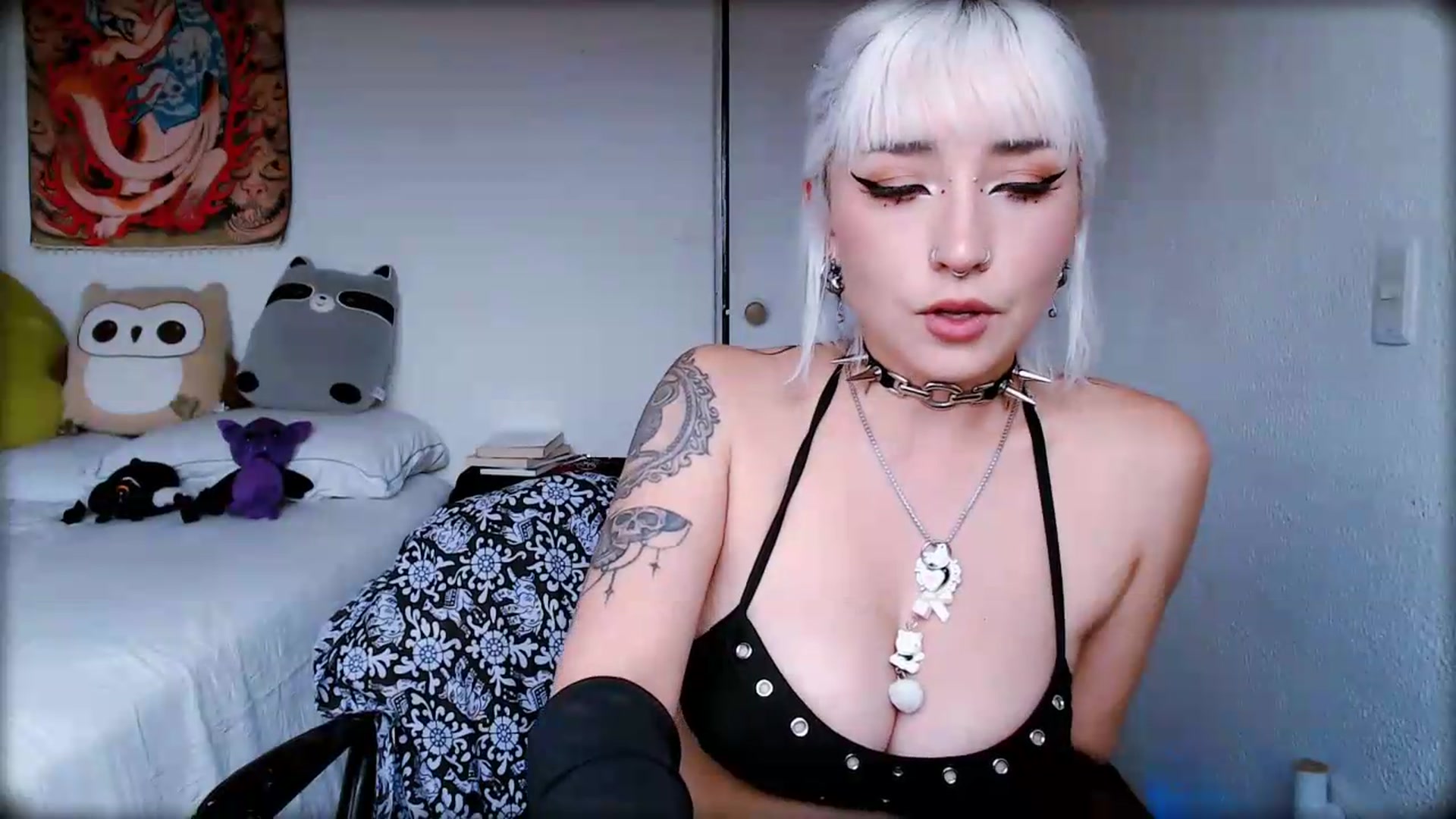 Gallery image thumbnail from Petit_Haze's myfreecams stream on, 06/15/2026, 20:39 image 14 of 20