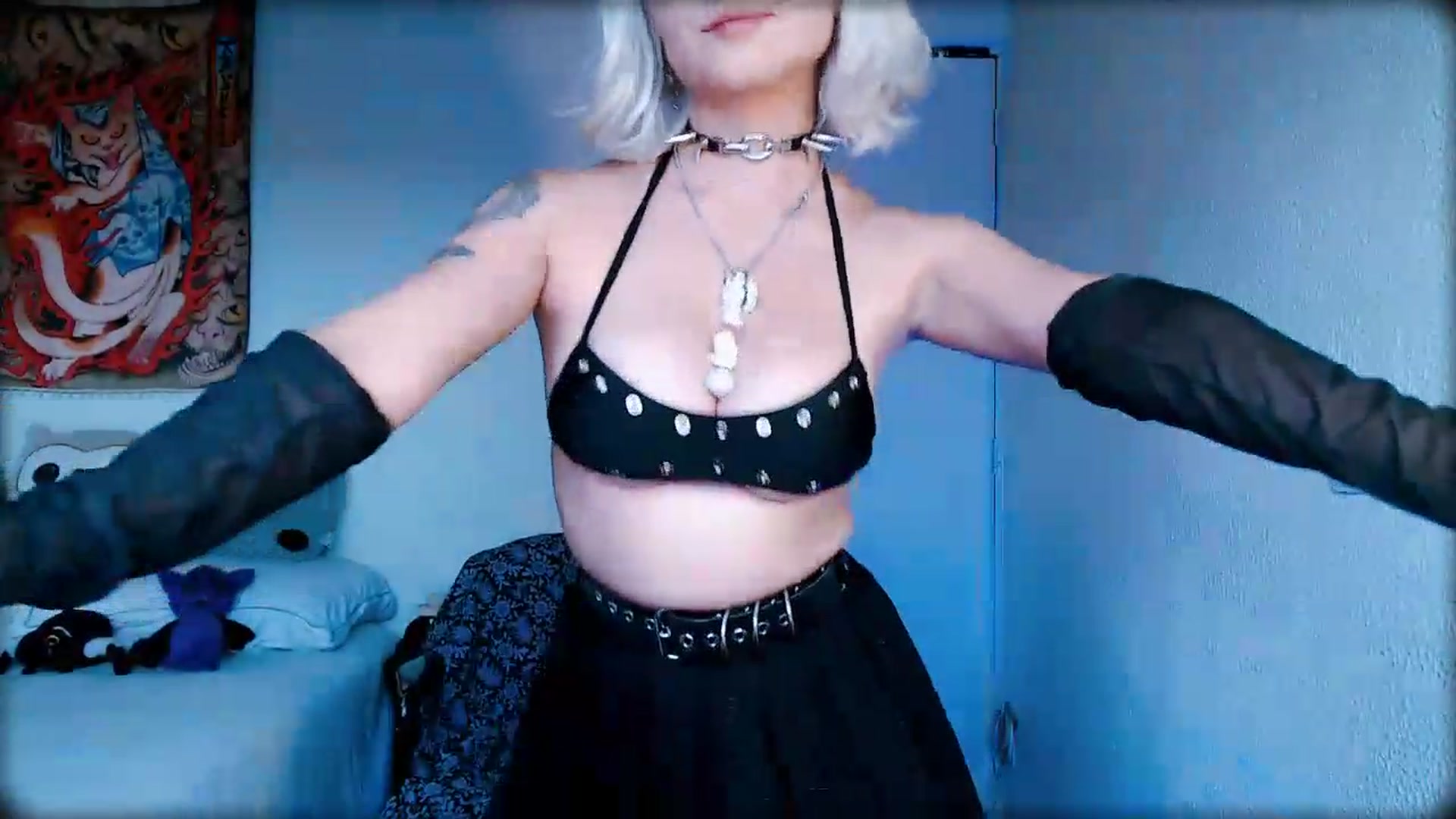 Gallery image thumbnail from Petit_Haze's myfreecams stream on, 06/15/2026, 22:10 image 19 of 20
