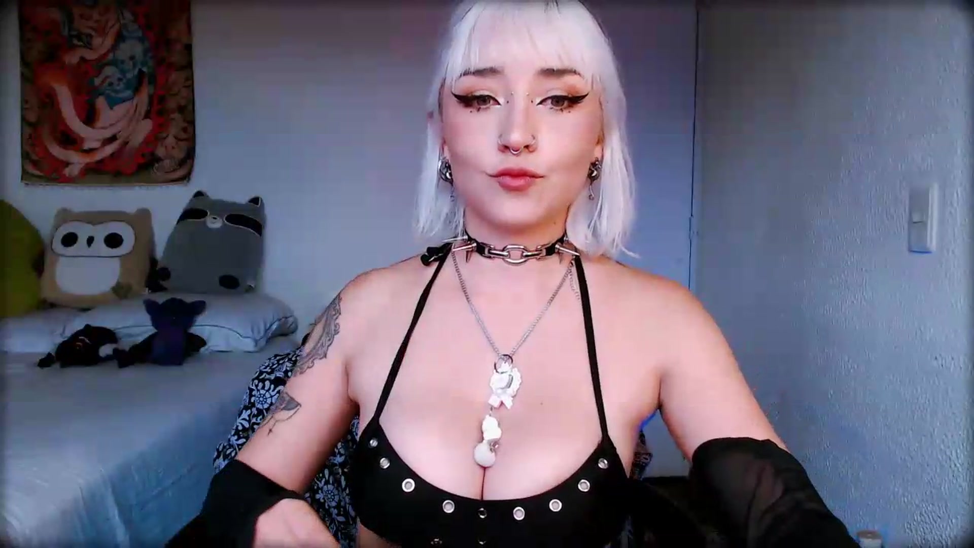 Gallery image thumbnail from Petit_Haze's myfreecams stream on, 06/15/2026, 22:10 image 12 of 20