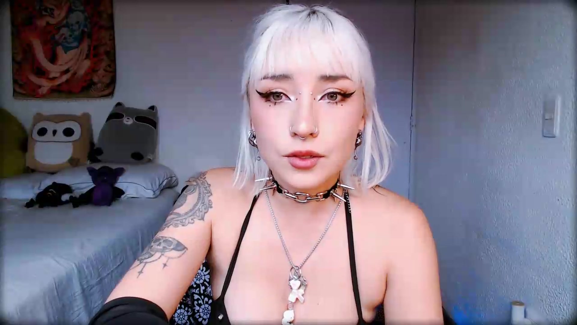 Gallery image thumbnail from Petit_Haze's myfreecams stream on, 06/15/2026, 22:10 image 4 of 20