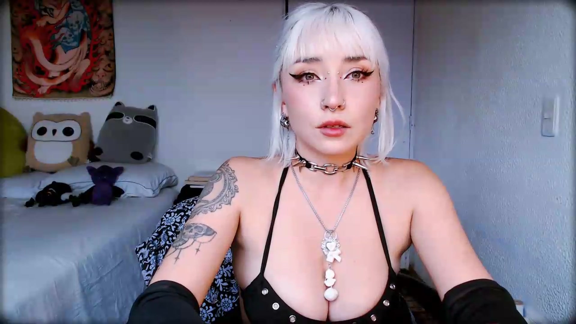 Gallery image thumbnail from Petit_Haze's myfreecams stream on, 06/15/2026, 22:10 image 2 of 20