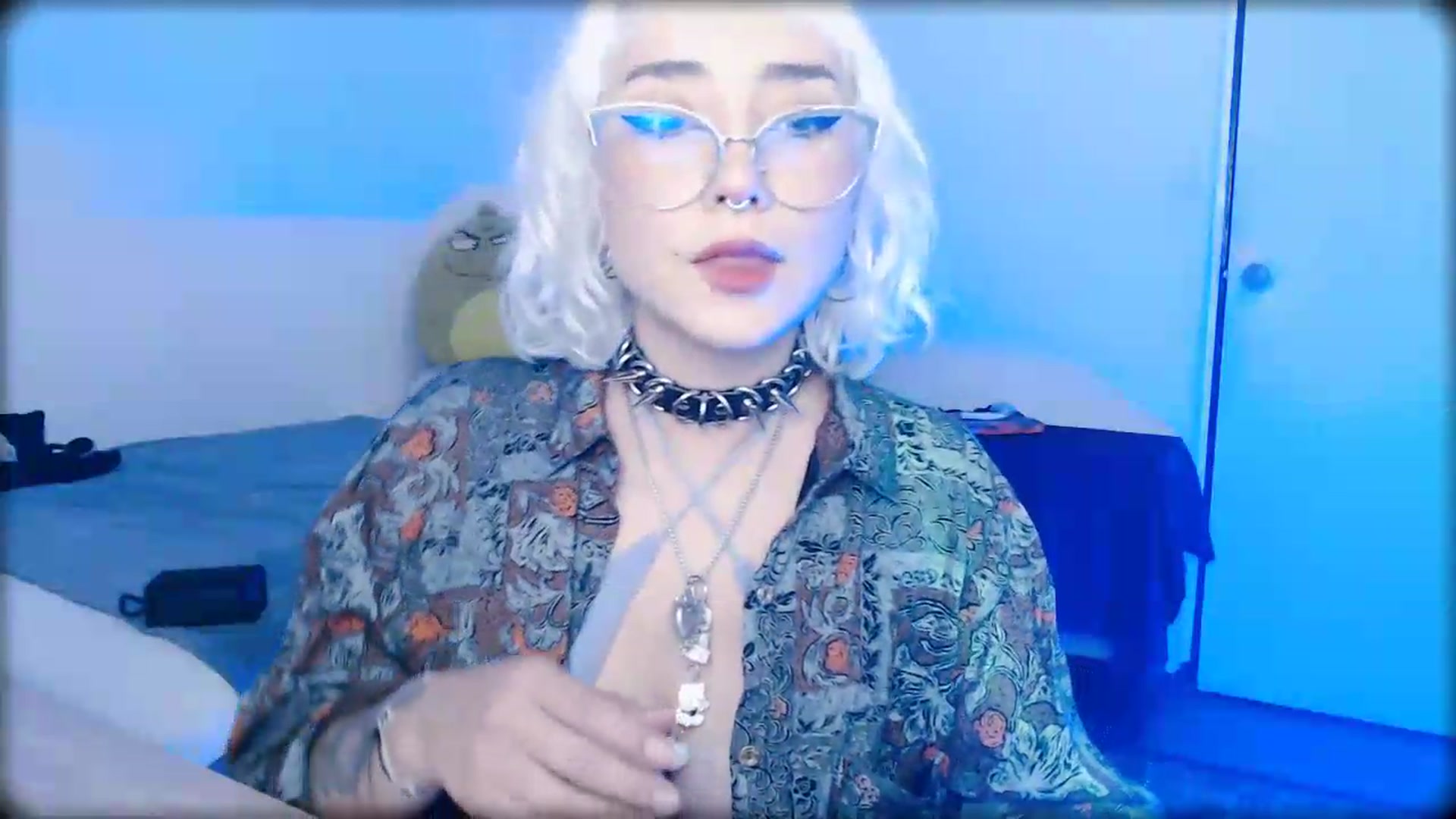 Gallery image thumbnail from Petit_Haze's myfreecams stream on, 06/26/2026, 04:24 image 4 of 20
