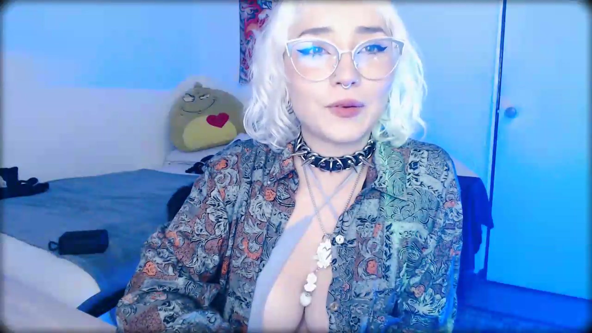 Gallery image thumbnail from Petit_Haze's myfreecams stream on, 06/26/2026, 04:24 image 6 of 20