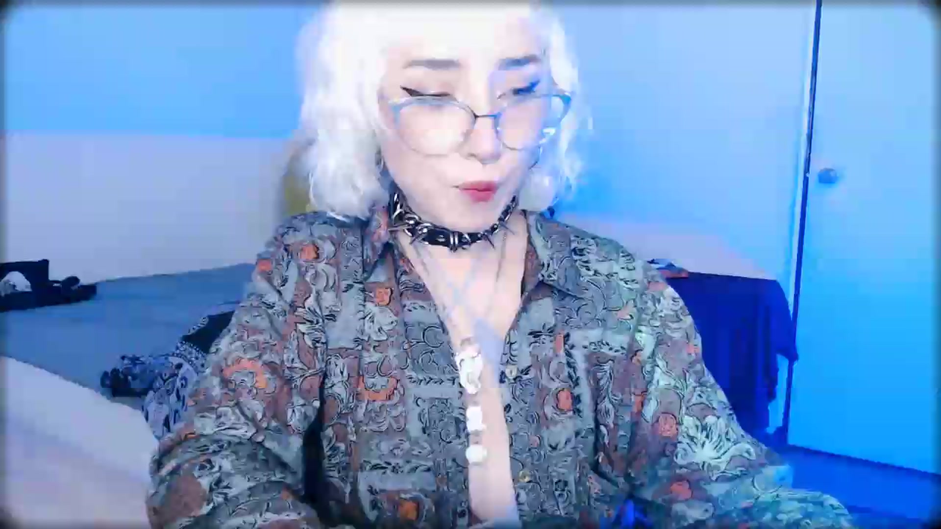 Gallery image thumbnail from Petit_Haze's myfreecams stream on, 06/26/2026, 06:48 image 1 of 20