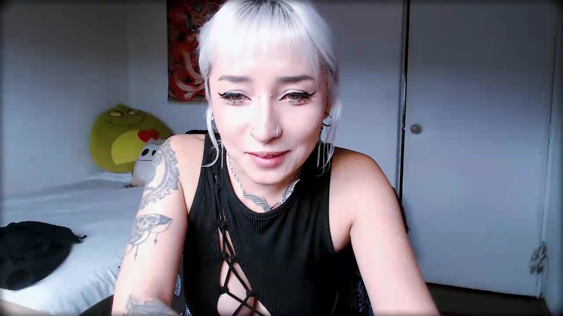 Gallery image thumbnail from Petit_Haze's myfreecams stream on, 06/29/2026, 15:58 image 17 of 20