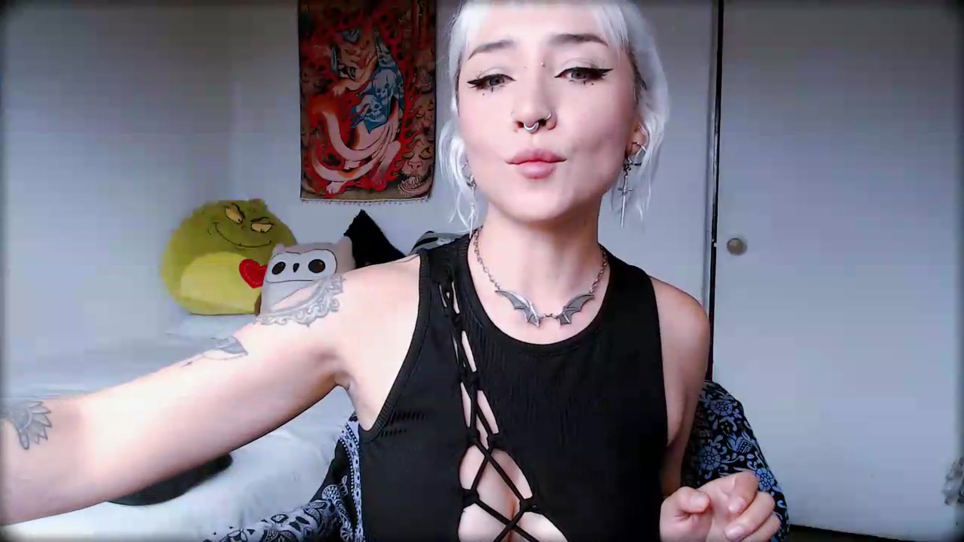 Gallery image thumbnail from Petit_Haze's myfreecams stream on, 06/29/2026, 16:53 image 19 of 20